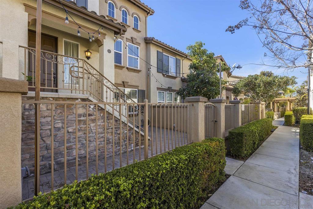Detail Gallery Image 2 of 51 For 10413  Shelborne St  45, San Diego,  CA 92127 - 3 Beds | 2/1 Baths