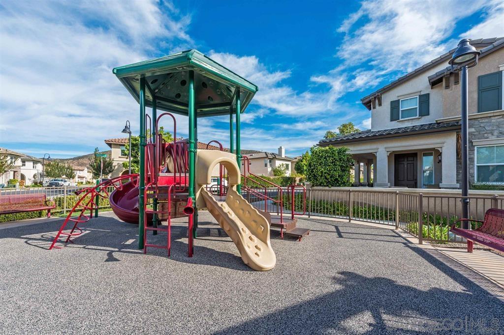 Detail Gallery Image 41 of 51 For 10413  Shelborne St  45, San Diego,  CA 92127 - 3 Beds | 2/1 Baths