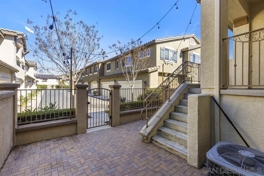 Detail Gallery Image 6 of 51 For 10413  Shelborne St  45, San Diego,  CA 92127 - 3 Beds | 2/1 Baths