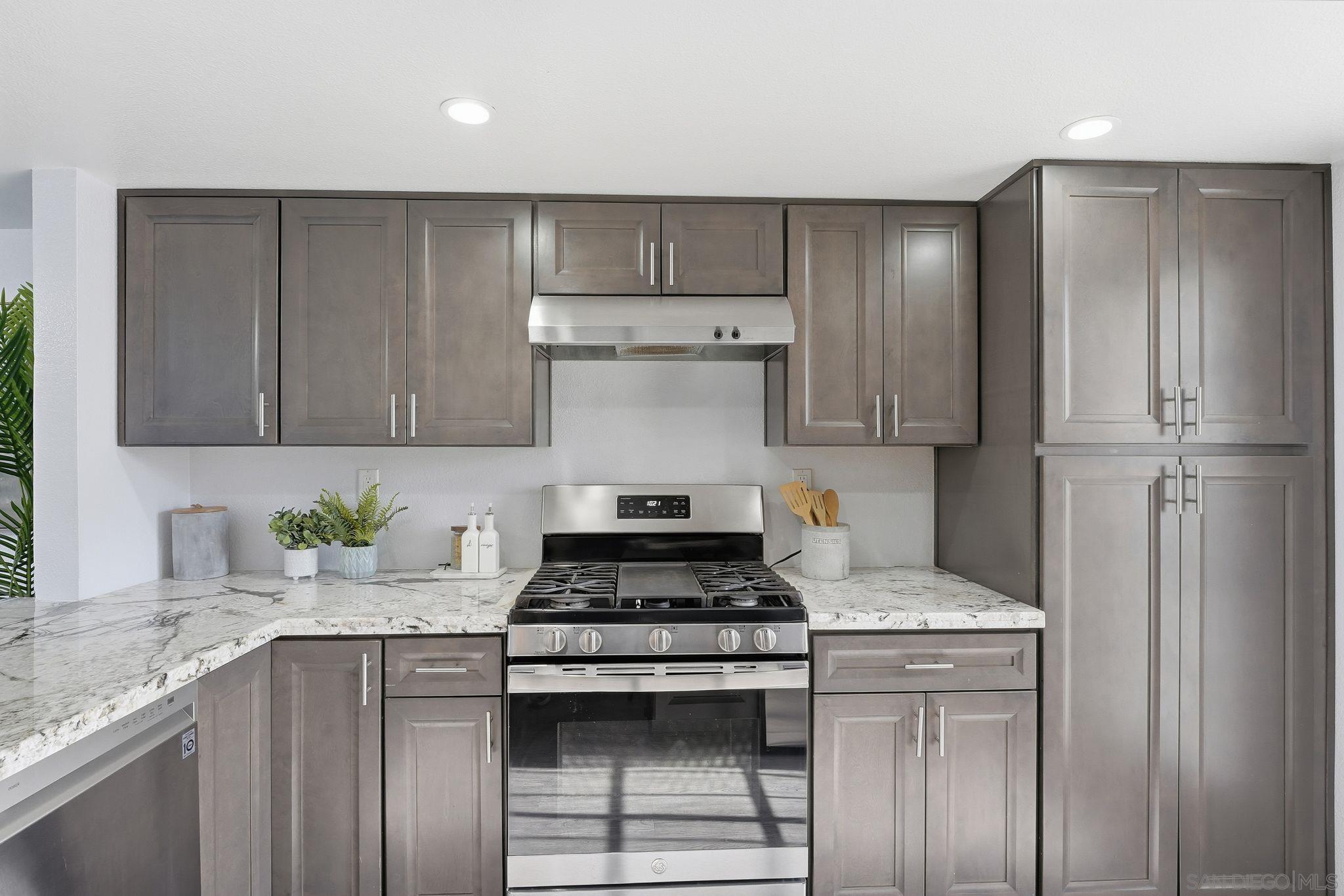 Detail Gallery Image 13 of 43 For 8753  Spring Canyon Drive, Spring Valley,  CA 91977 - 3 Beds | 2/1 Baths