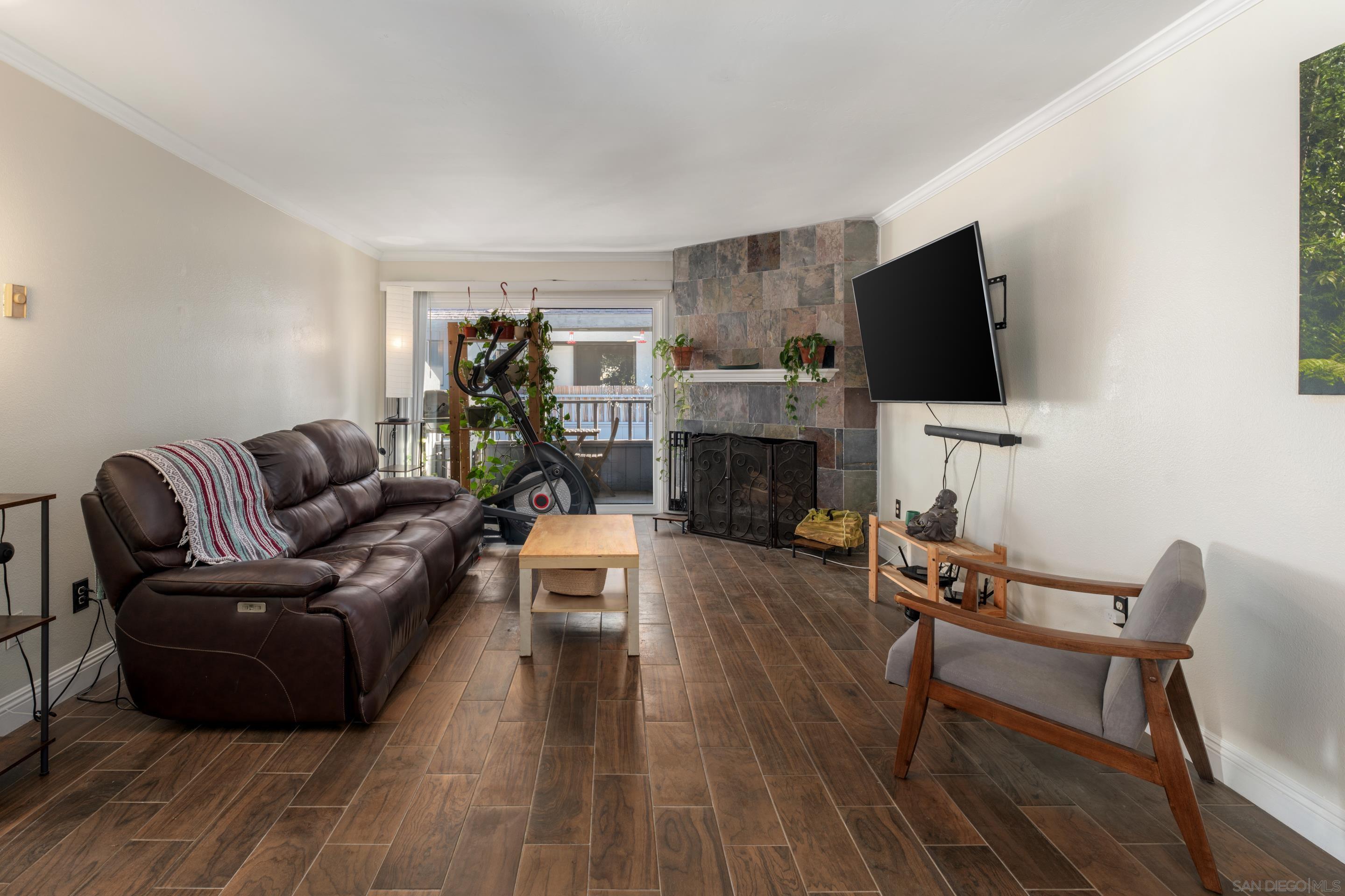 Detail Gallery Image 5 of 22 For 3207  Midway Dr  #104,  San Diego,  CA 92110 - 2 Beds | 2 Baths