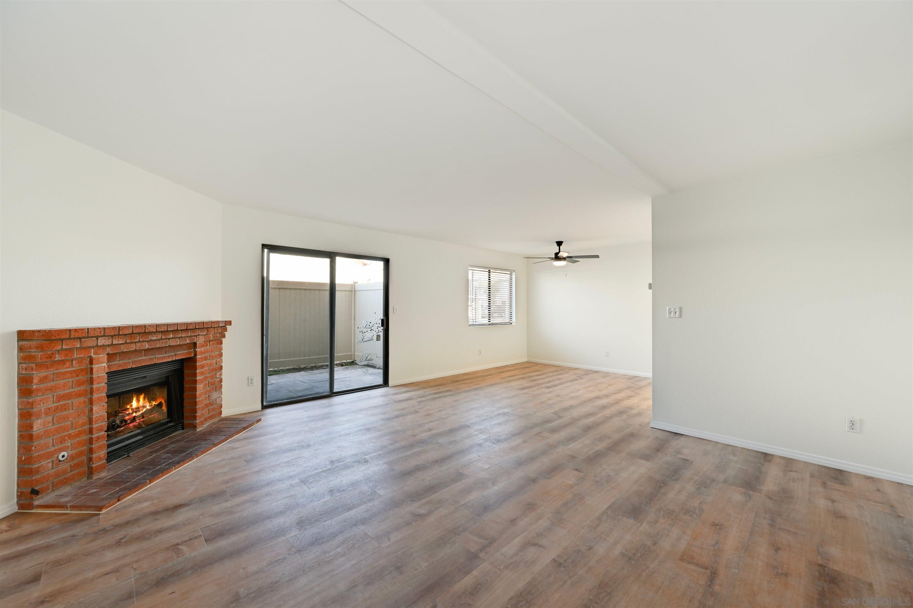 Detail Gallery Image 2 of 20 For 12650  Lakeshore Dr  #113,  Lakeside,  CA 92040 - 2 Beds | 2 Baths