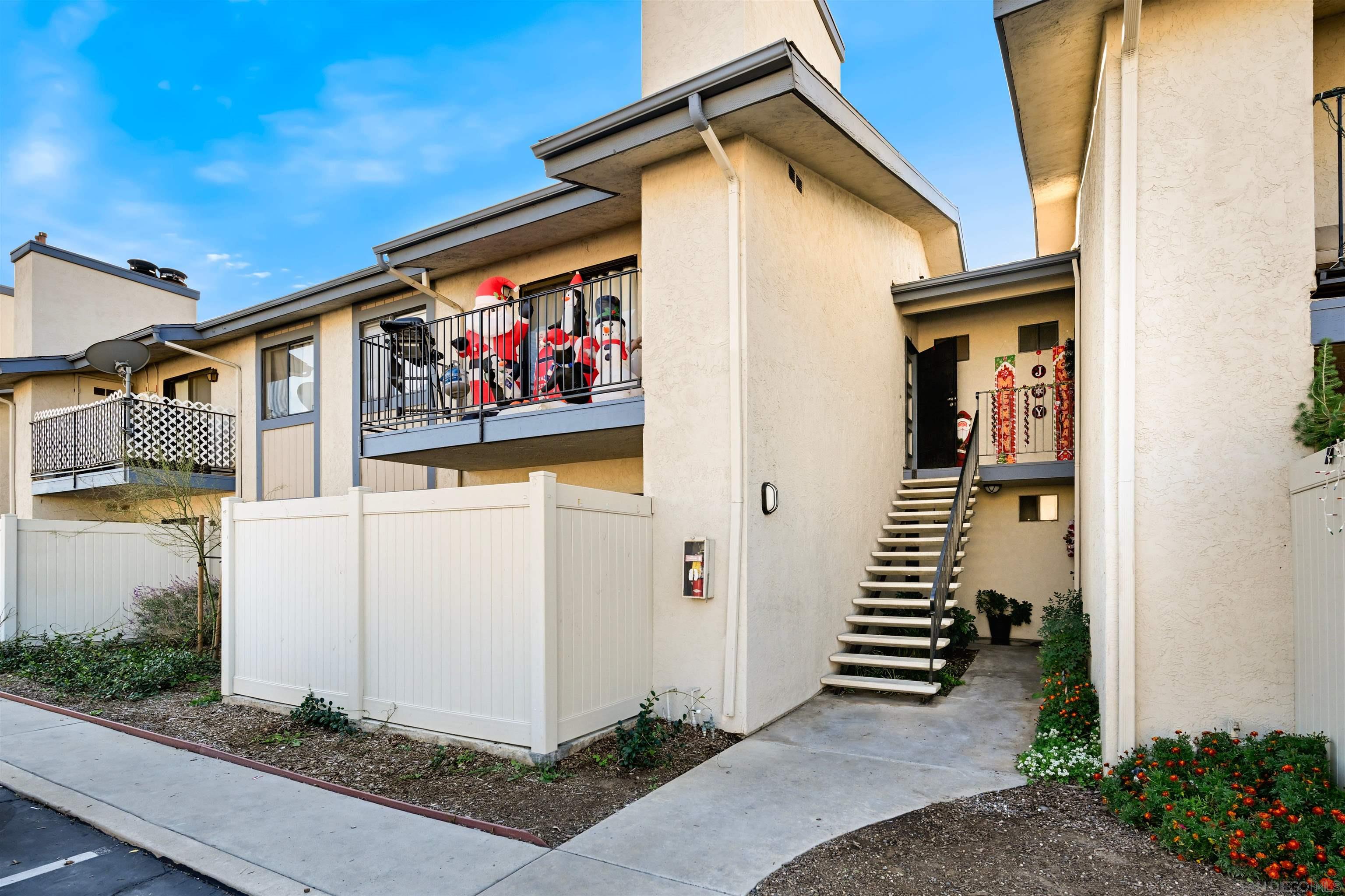 Detail Gallery Image 12 of 14 For 12650  Lakeshore Dr  #113,  Lakeside,  CA 92040 - 2 Beds | 2 Baths