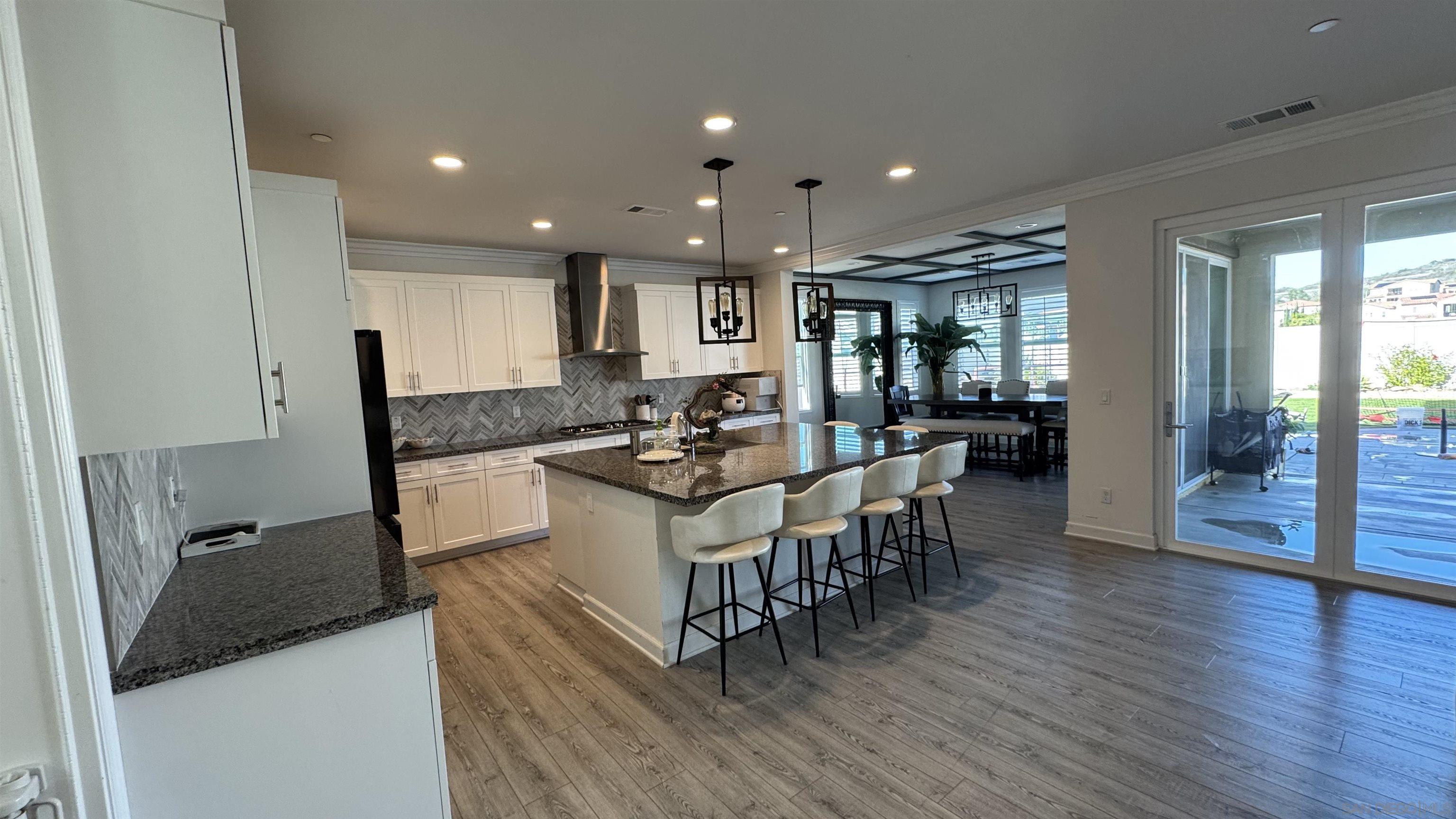 Detail Gallery Image 14 of 19 For 1337  Baumgartner Way, Escondido,  CA 92026 - 4 Beds | 4 Baths