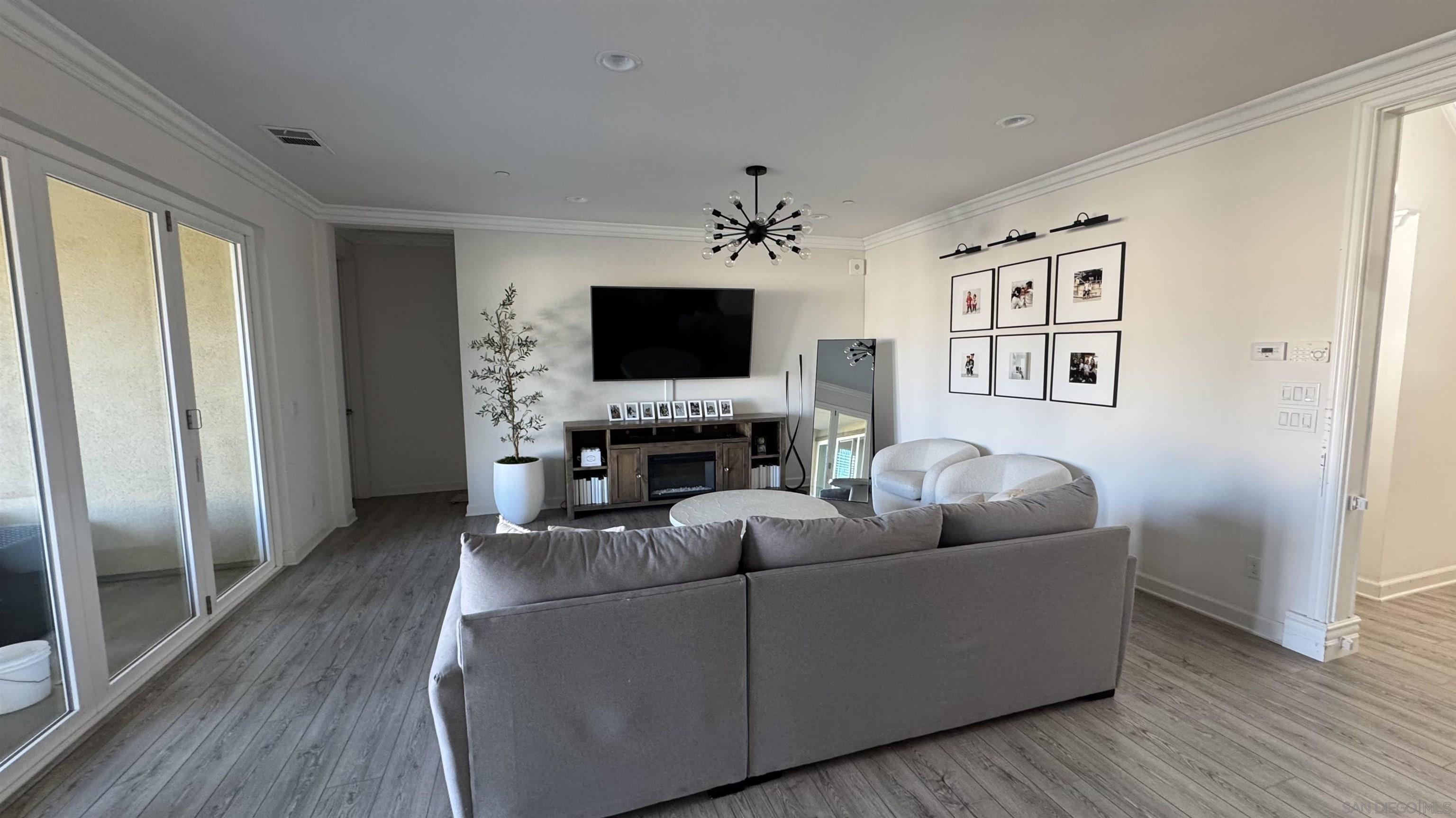 Detail Gallery Image 15 of 19 For 1337  Baumgartner Way, Escondido,  CA 92026 - 4 Beds | 4 Baths