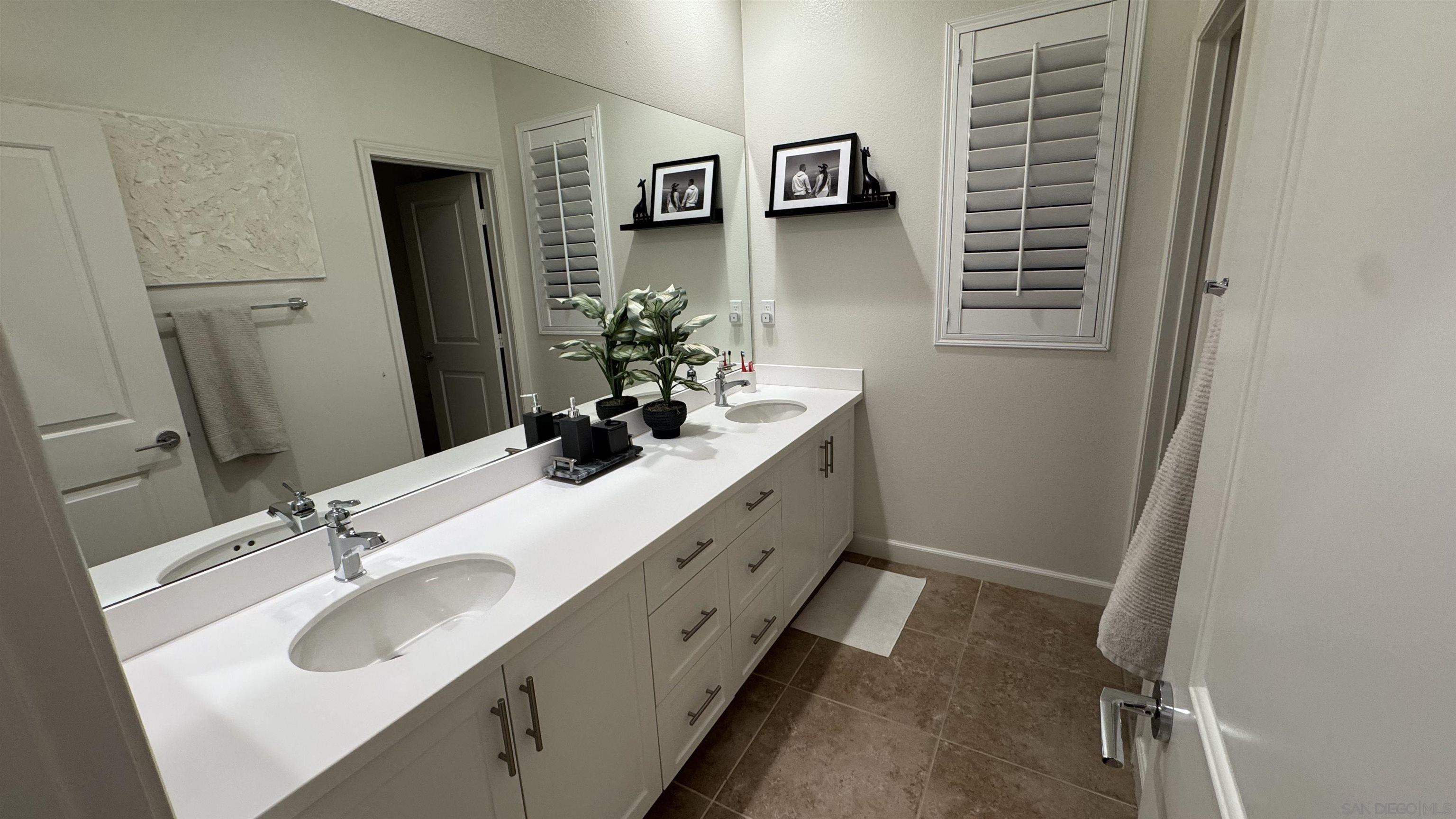 Detail Gallery Image 18 of 19 For 1337  Baumgartner Way, Escondido,  CA 92026 - 4 Beds | 4 Baths