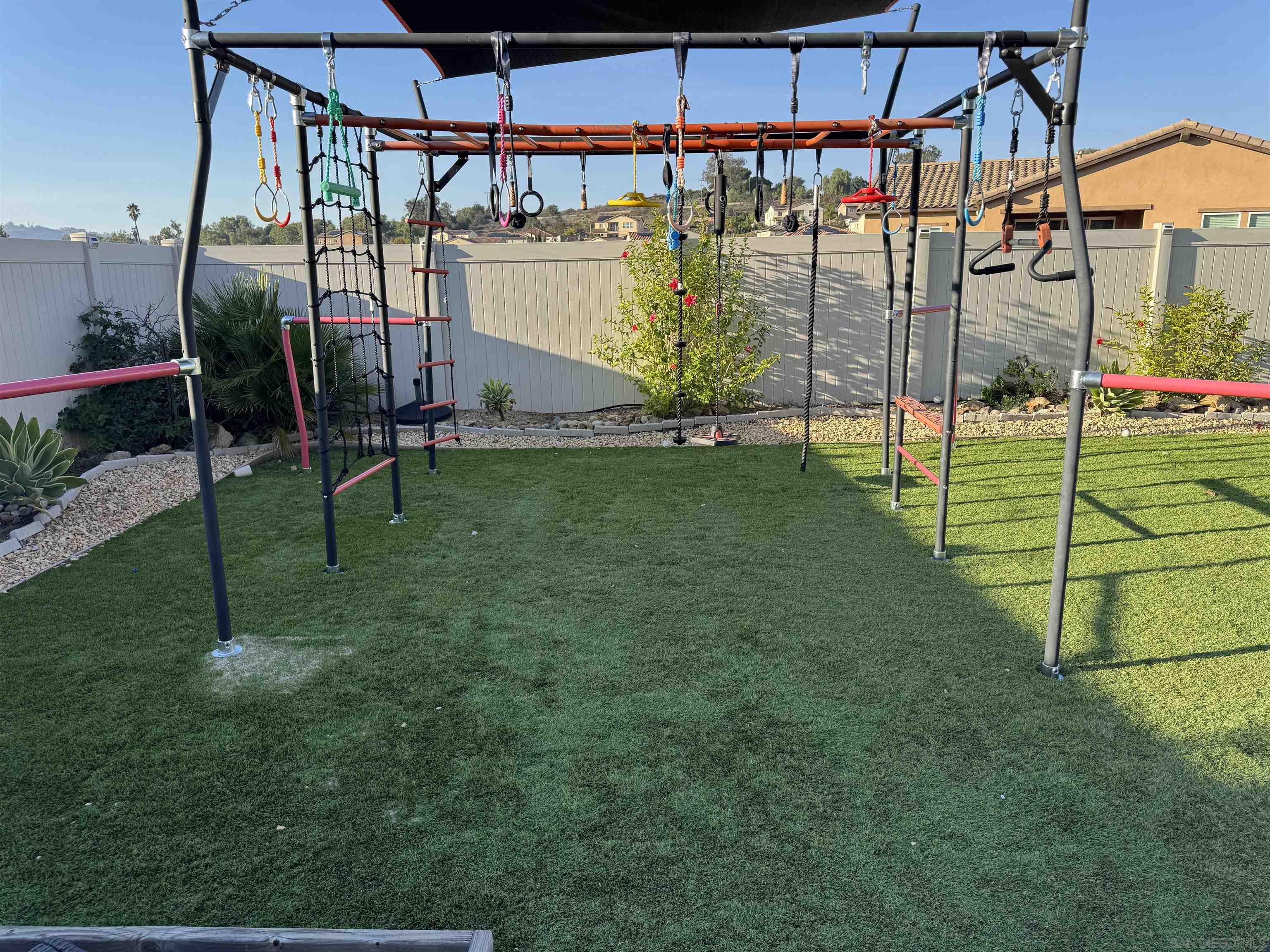 Detail Gallery Image 8 of 8 For 1337  Baumgartner Way, Escondido,  CA 92026 - 4 Beds | 4 Baths