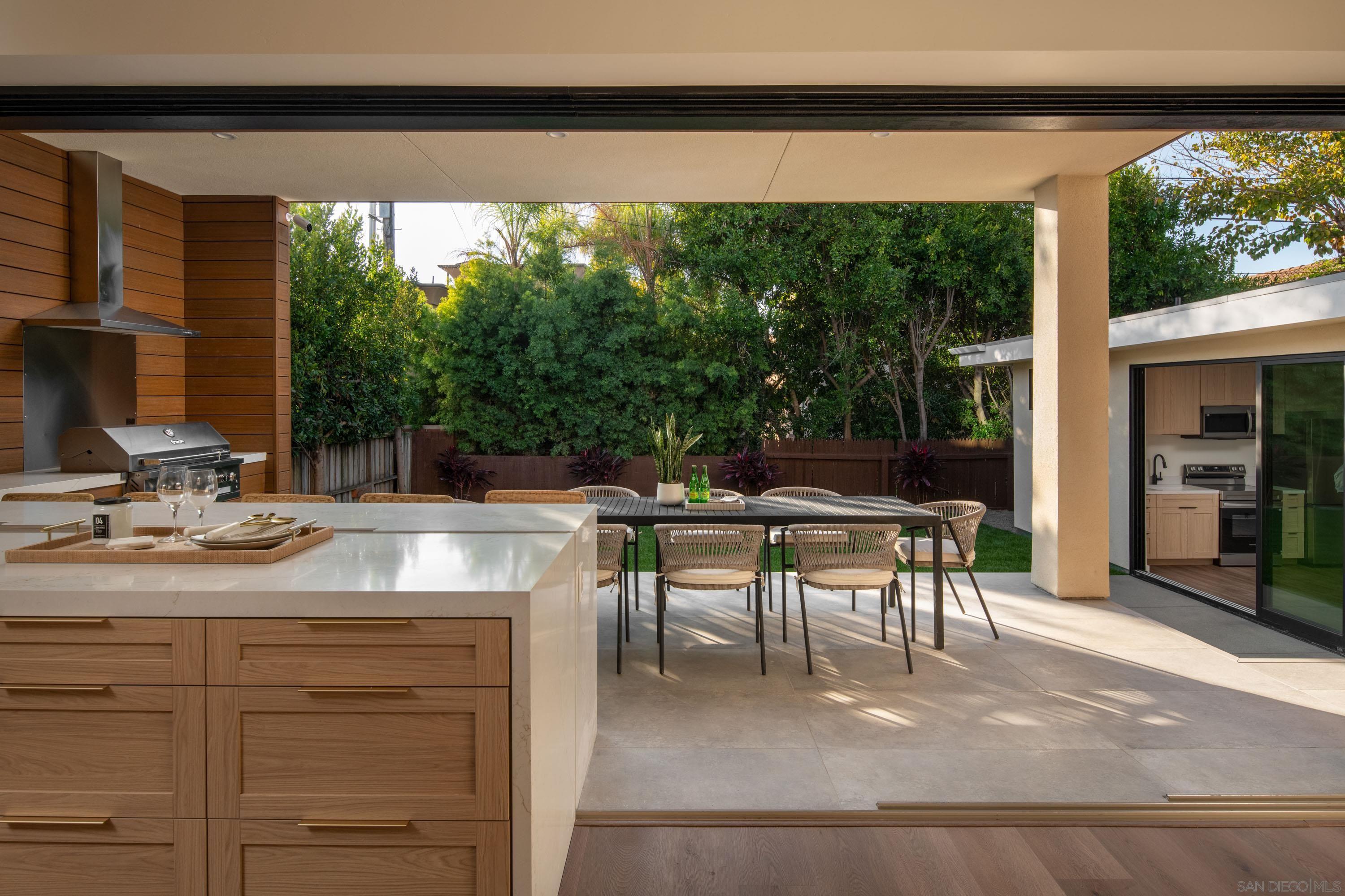 Detail Gallery Image 12 of 68 For 3616  Buena Vista St, San Diego,  CA 92109 - 5 Beds | 4/1 Baths