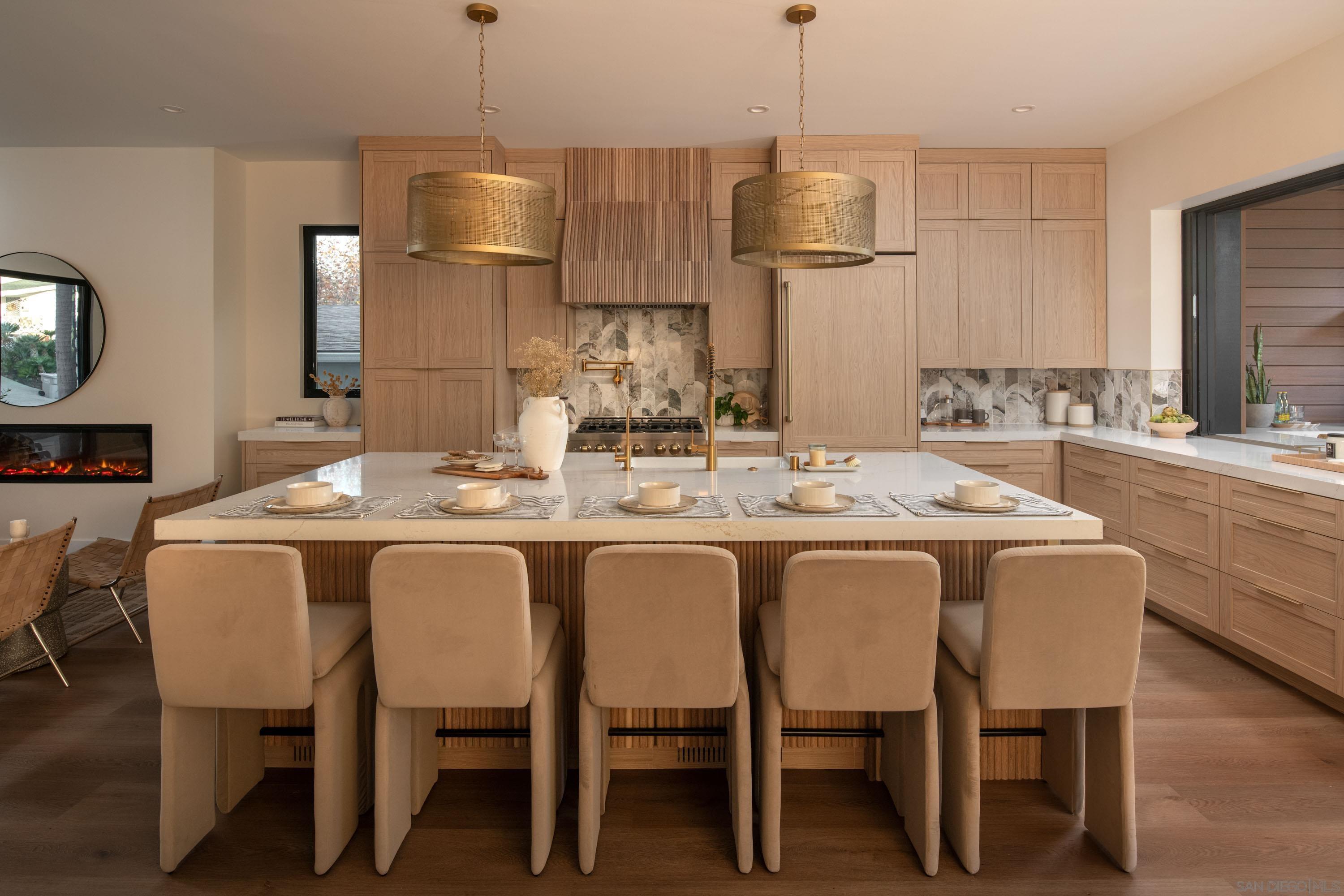 Detail Gallery Image 14 of 68 For 3616  Buena Vista St, San Diego,  CA 92109 - 5 Beds | 4/1 Baths