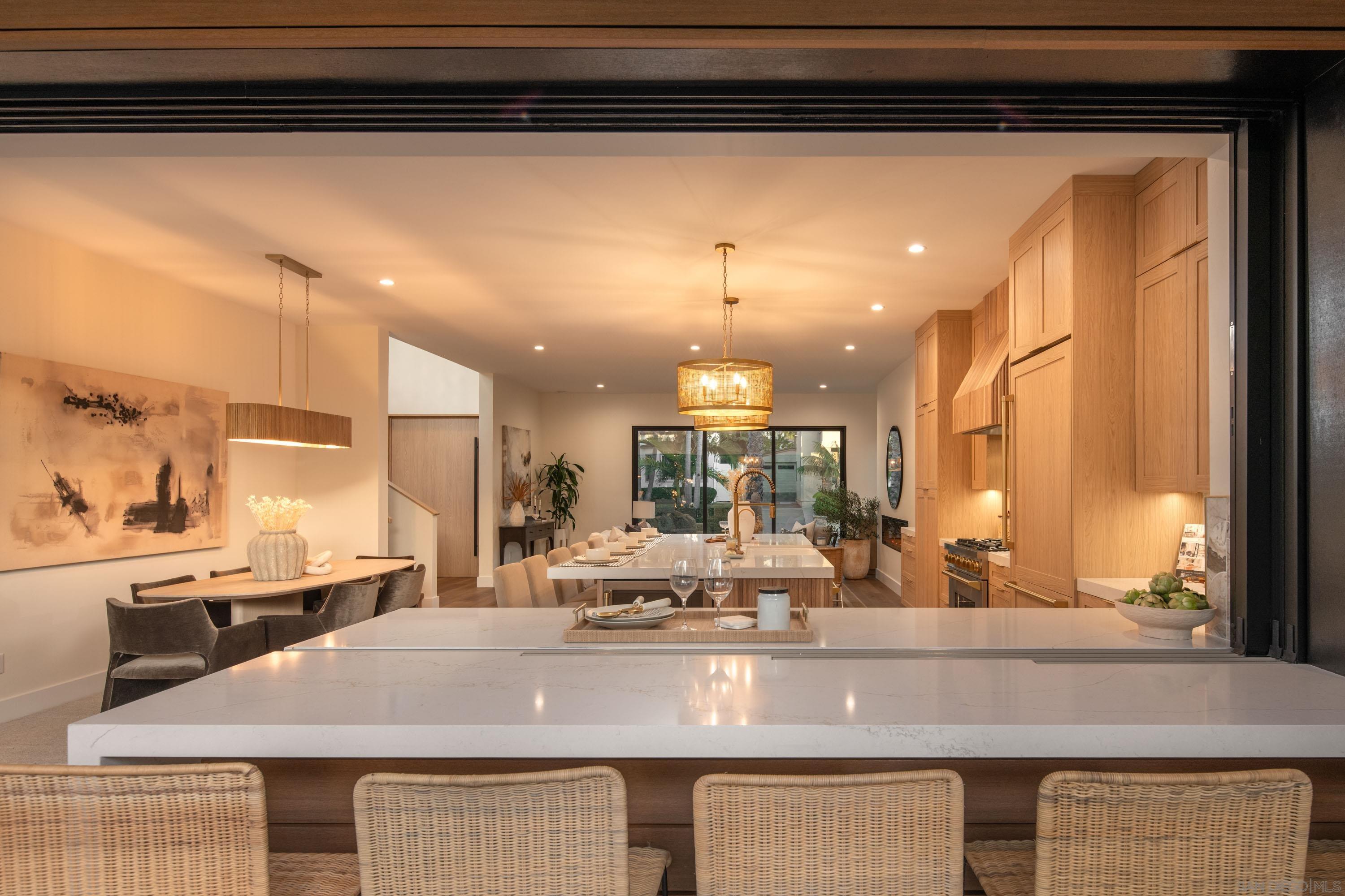 Detail Gallery Image 19 of 68 For 3616  Buena Vista St, San Diego,  CA 92109 - 5 Beds | 4/1 Baths