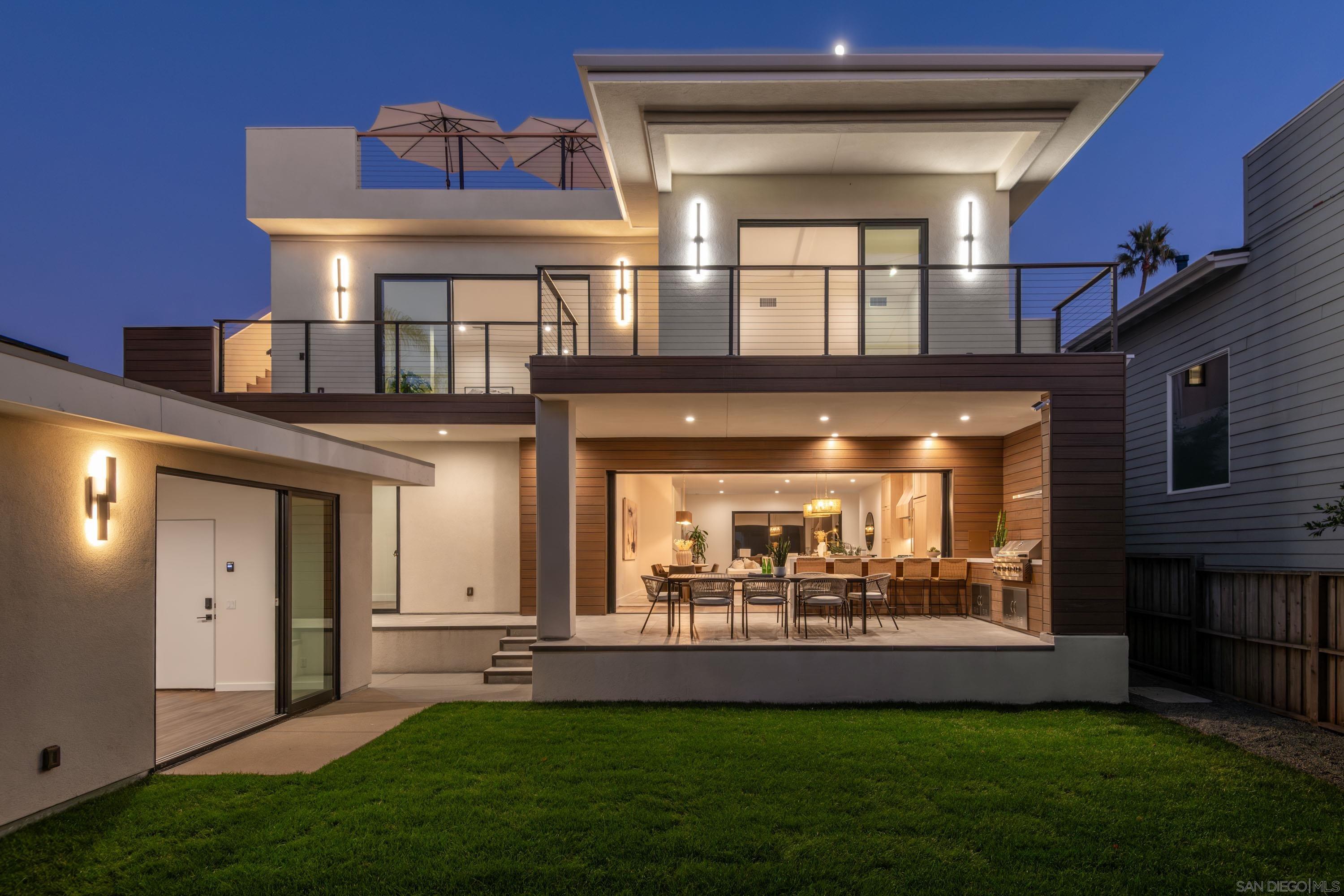 Detail Gallery Image 21 of 68 For 3616  Buena Vista St, San Diego,  CA 92109 - 5 Beds | 4/1 Baths