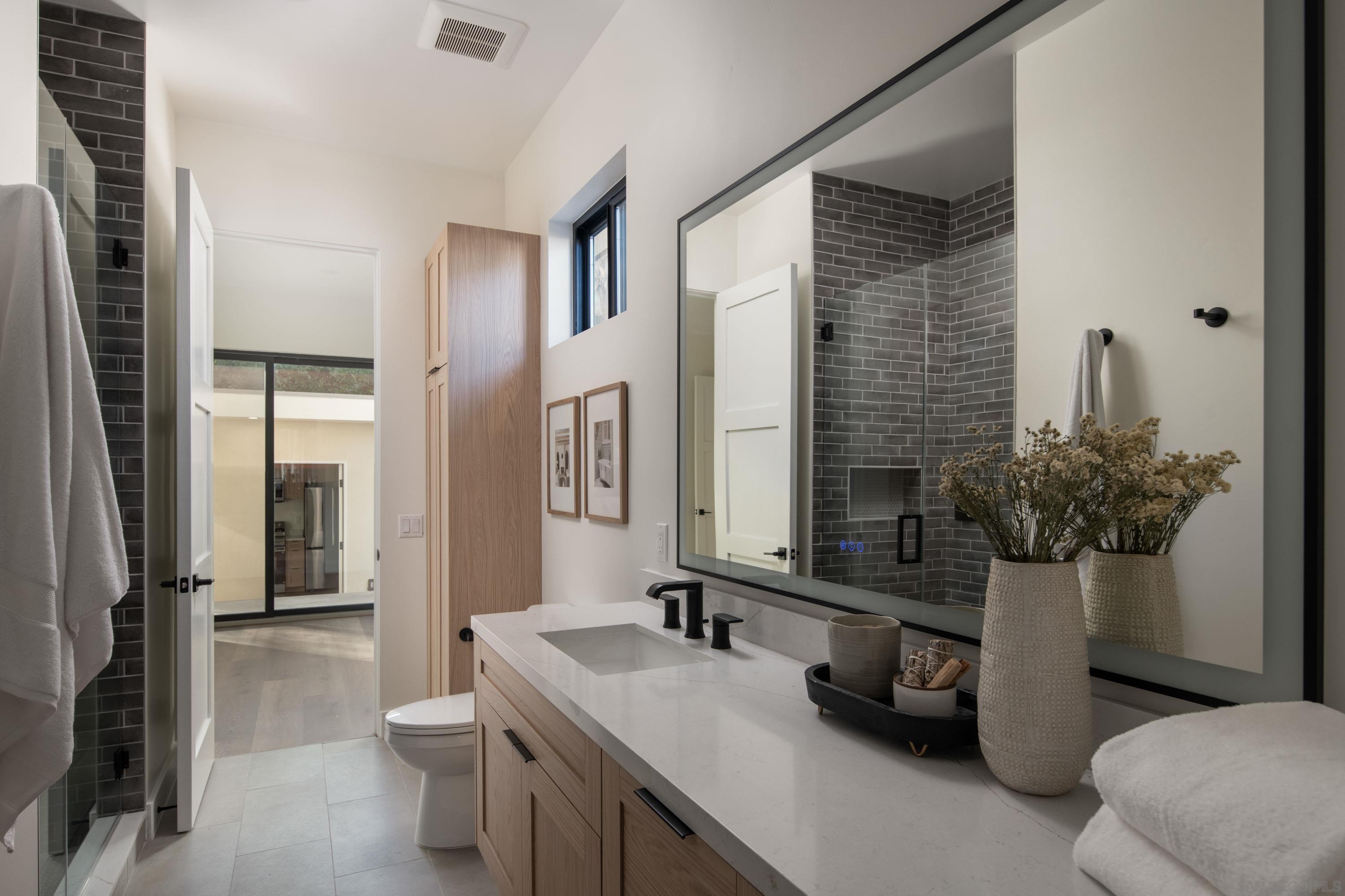 Detail Gallery Image 28 of 68 For 3616  Buena Vista St, San Diego,  CA 92109 - 5 Beds | 4/1 Baths