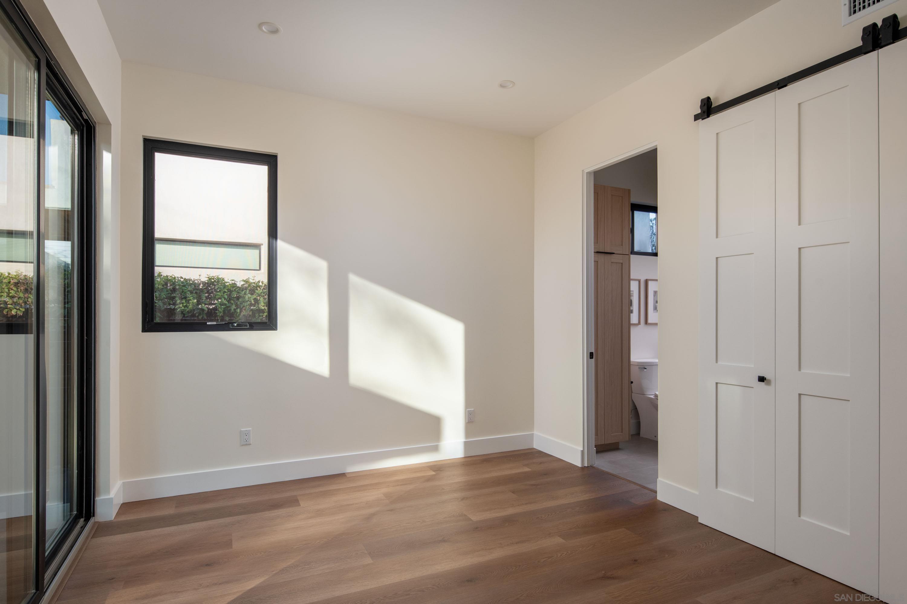 Detail Gallery Image 29 of 68 For 3616  Buena Vista St, San Diego,  CA 92109 - 5 Beds | 4/1 Baths