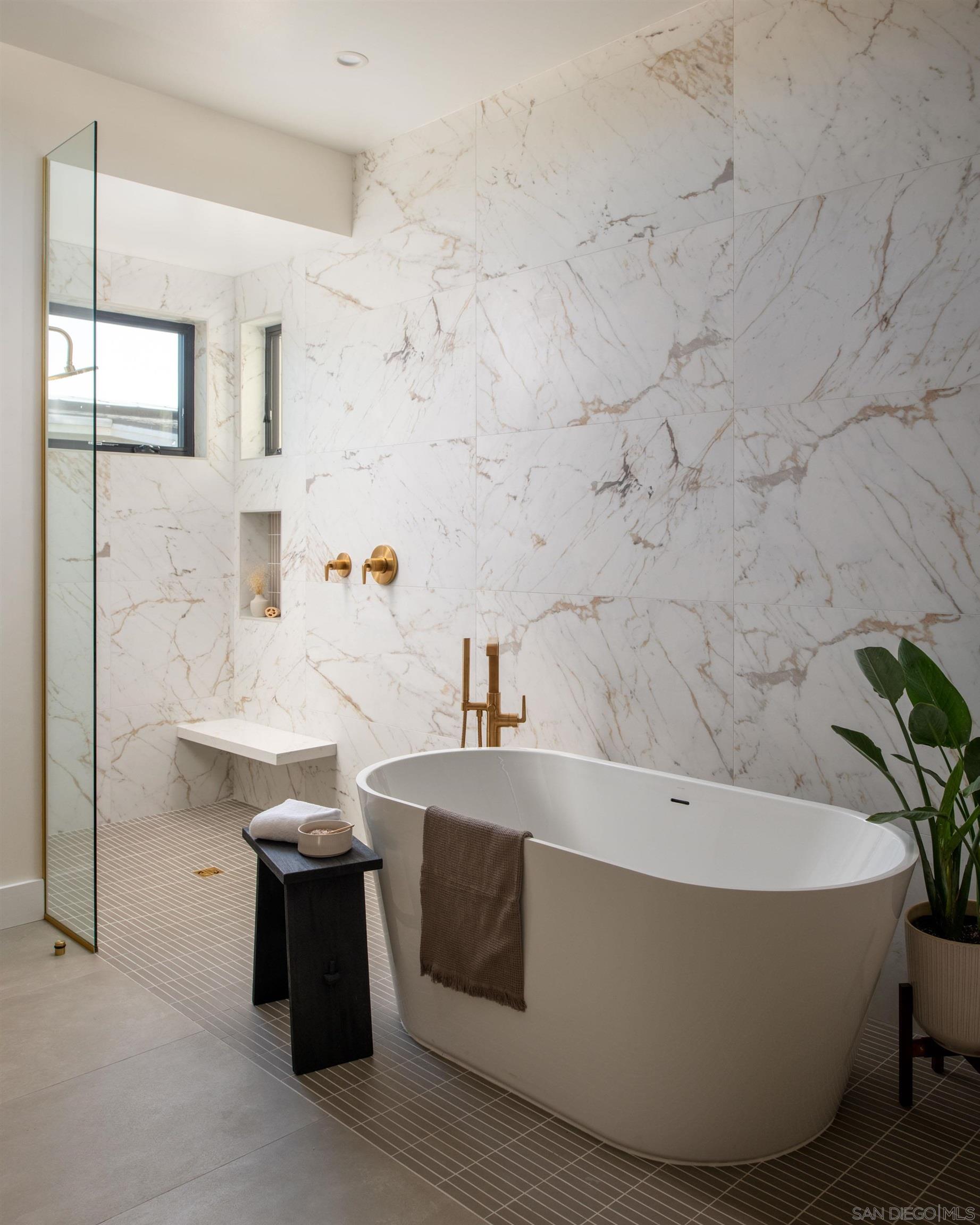 Detail Gallery Image 43 of 68 For 3616  Buena Vista St, San Diego,  CA 92109 - 5 Beds | 4/1 Baths