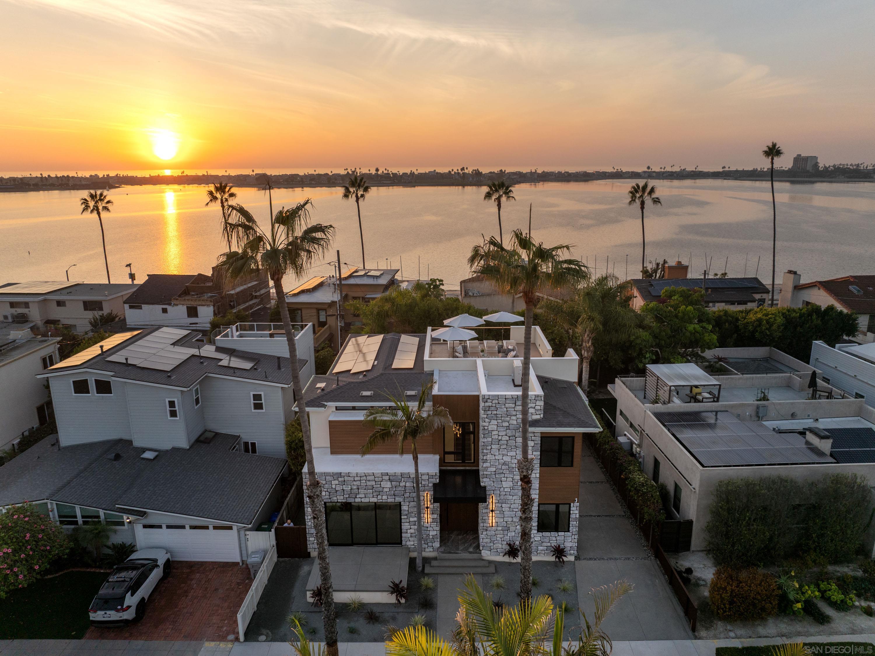 Detail Gallery Image 58 of 68 For 3616  Buena Vista St, San Diego,  CA 92109 - 5 Beds | 4/1 Baths