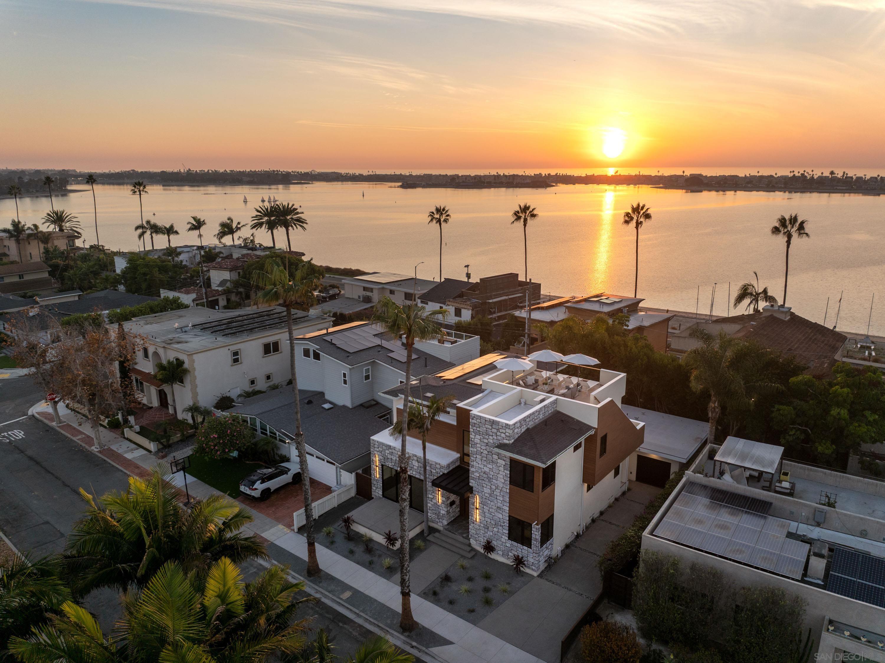 Detail Gallery Image 59 of 68 For 3616  Buena Vista St, San Diego,  CA 92109 - 5 Beds | 4/1 Baths