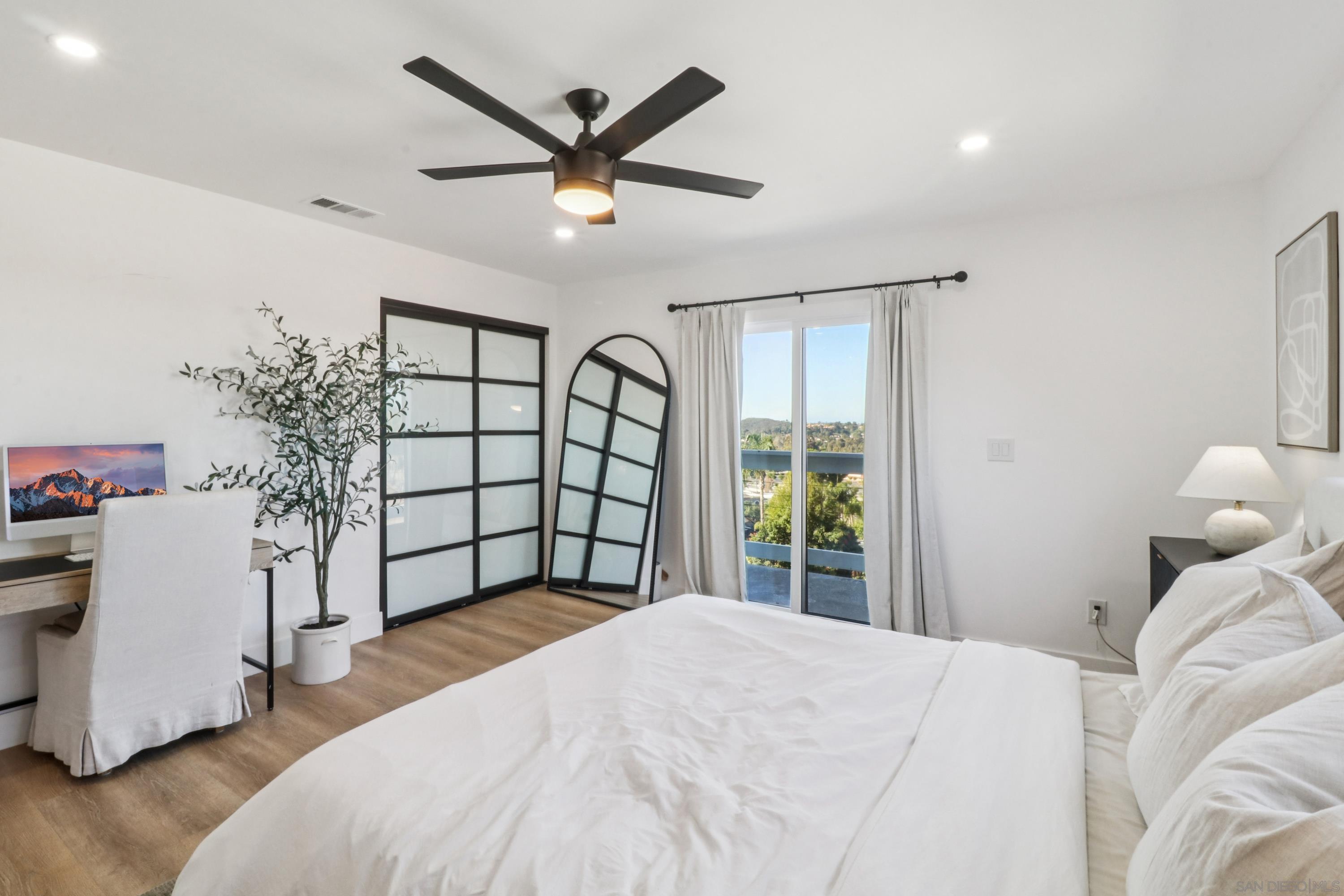 Detail Gallery Image 15 of 52 For 2422  Primrose Avenue, Vista,  CA 92083 - 3 Beds | 3/1 Baths