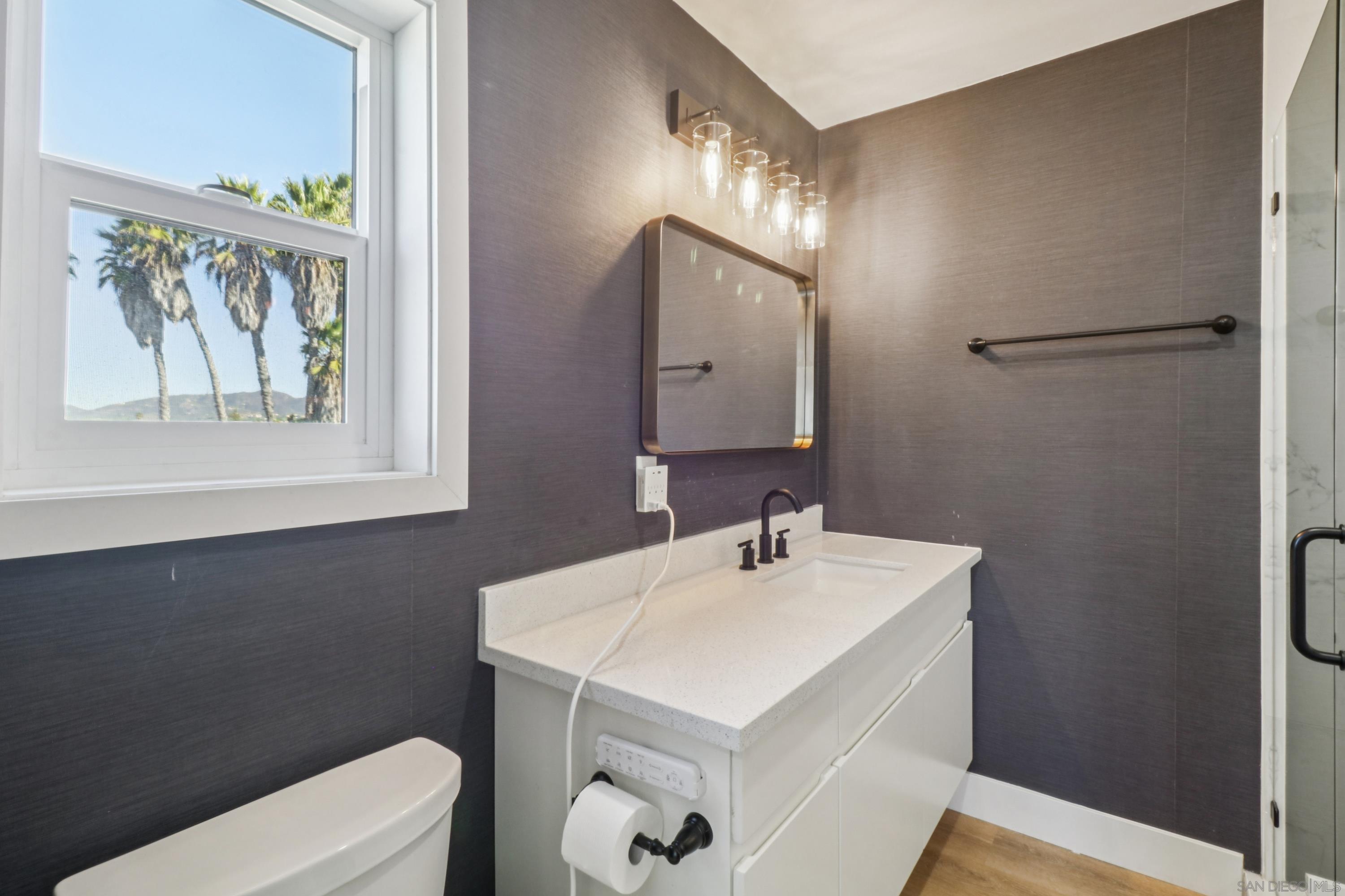 Detail Gallery Image 17 of 52 For 2422  Primrose Avenue, Vista,  CA 92083 - 3 Beds | 3/1 Baths