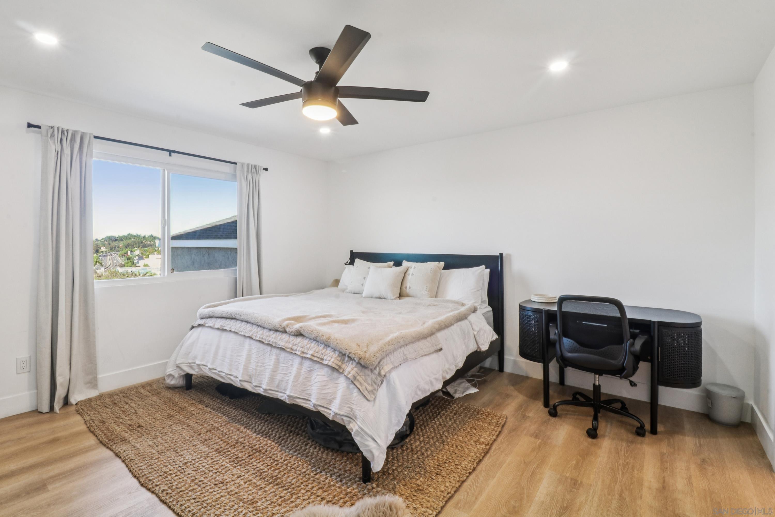 Detail Gallery Image 19 of 52 For 2422  Primrose Avenue, Vista,  CA 92083 - 3 Beds | 3/1 Baths