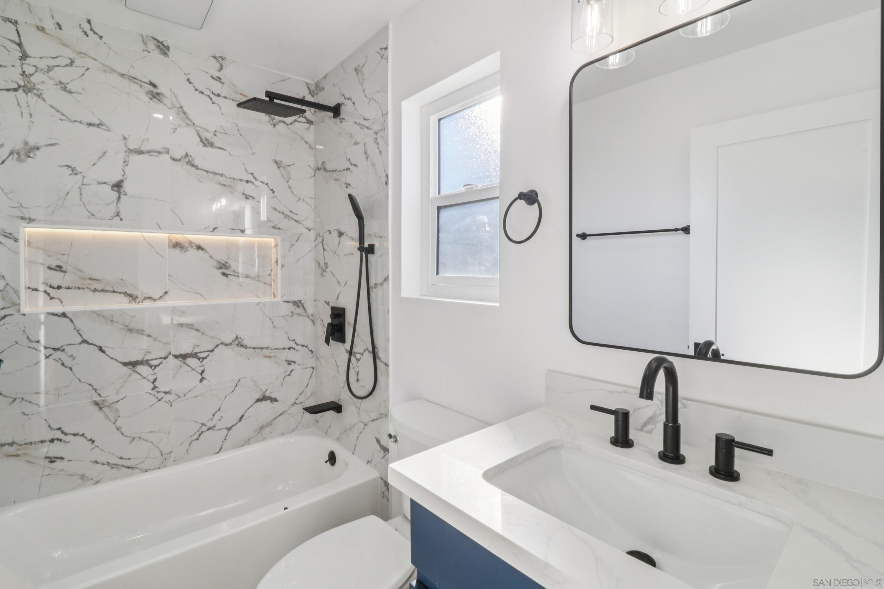 Detail Gallery Image 21 of 52 For 2422  Primrose Avenue, Vista,  CA 92083 - 3 Beds | 3/1 Baths