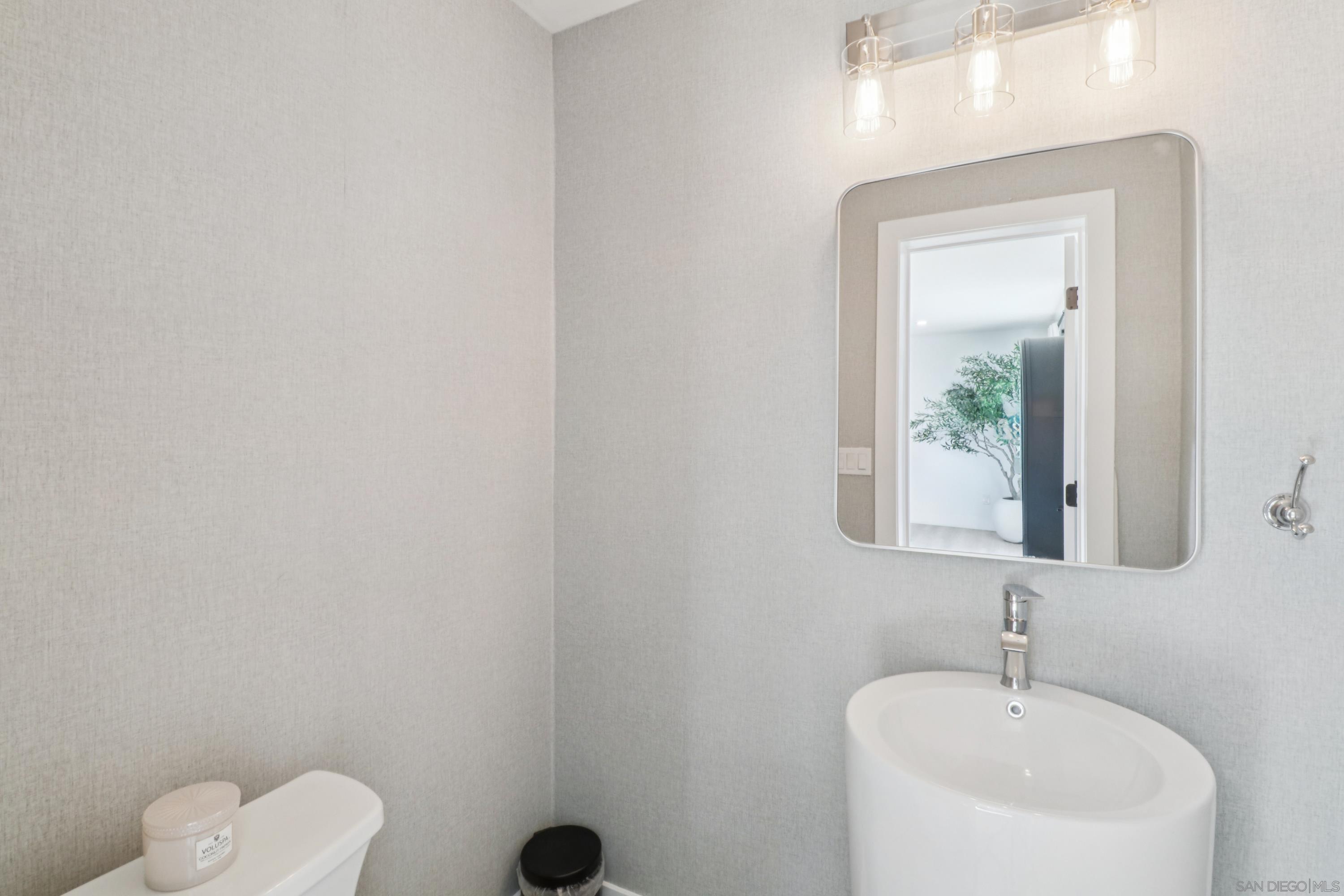 Detail Gallery Image 26 of 52 For 2422  Primrose Avenue, Vista,  CA 92083 - 3 Beds | 3/1 Baths