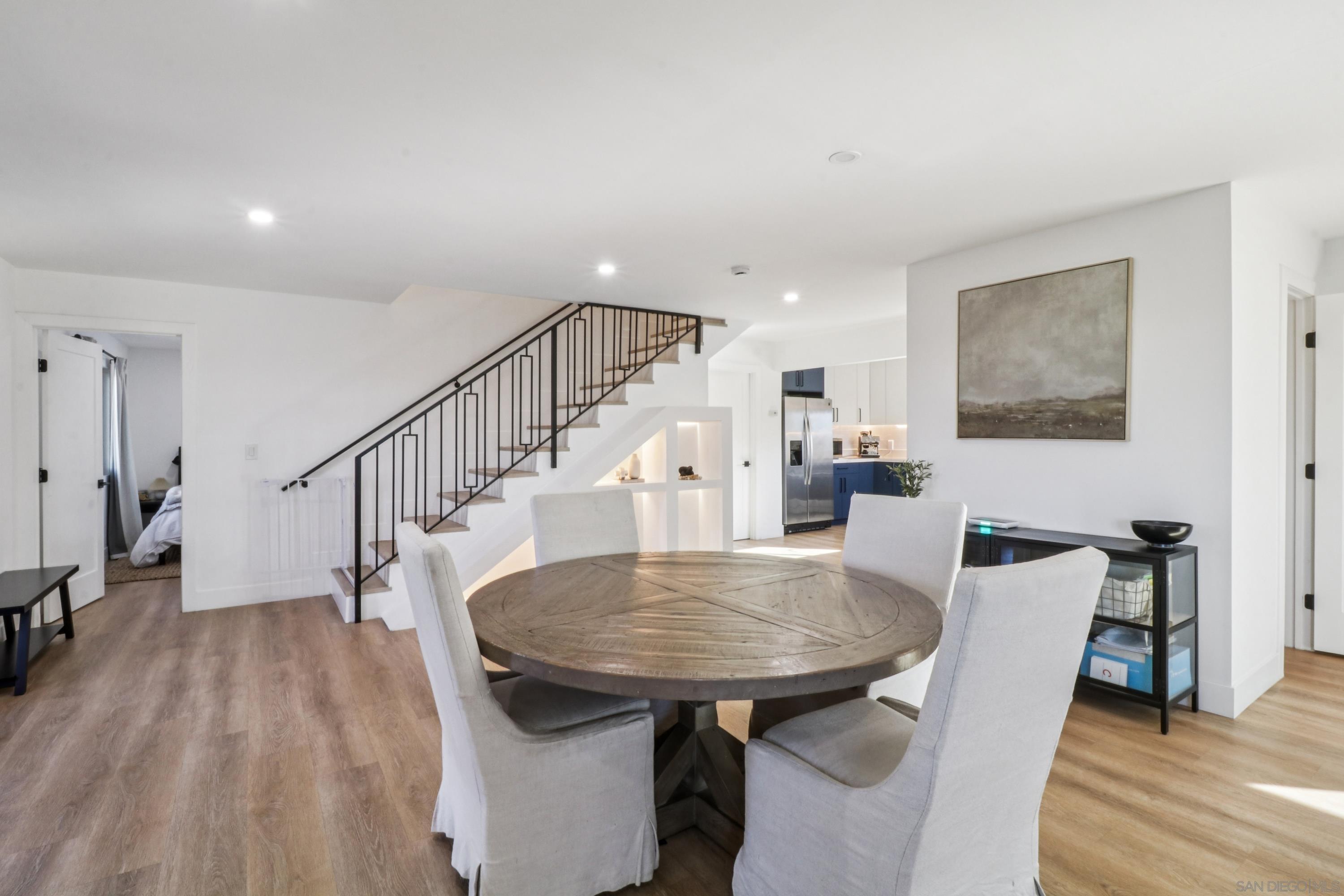 Detail Gallery Image 10 of 52 For 2422  Primrose Avenue, Vista,  CA 92083 - 3 Beds | 3/1 Baths