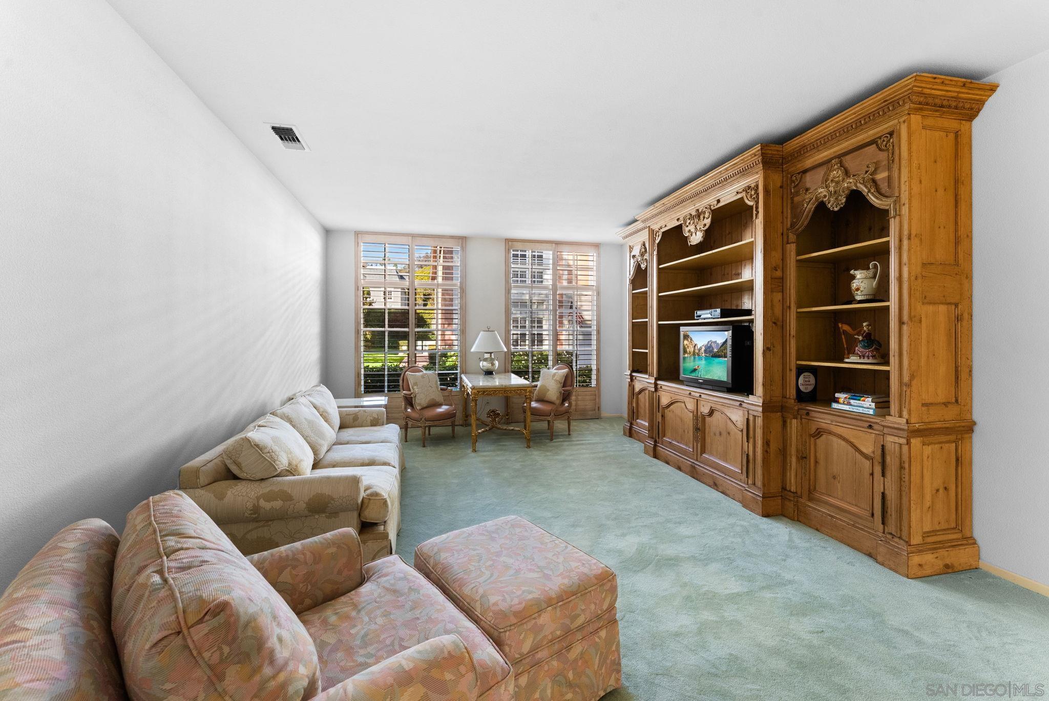 Detail Gallery Image 12 of 26 For 7407  Avenida De Palais, Carlsbad,  CA 92009 - 3 Beds | 3 Baths