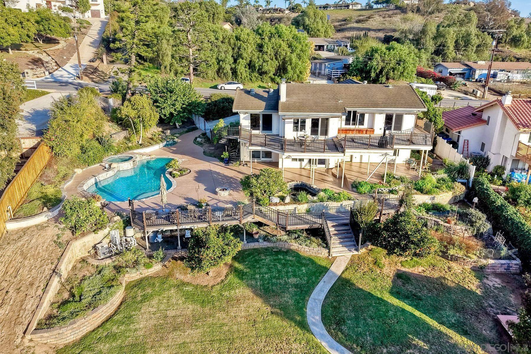 Detail Gallery Image 18 of 25 For 14036  Tierra Bonita Road, Poway,  CA 92064 - 4 Beds | 3 Baths