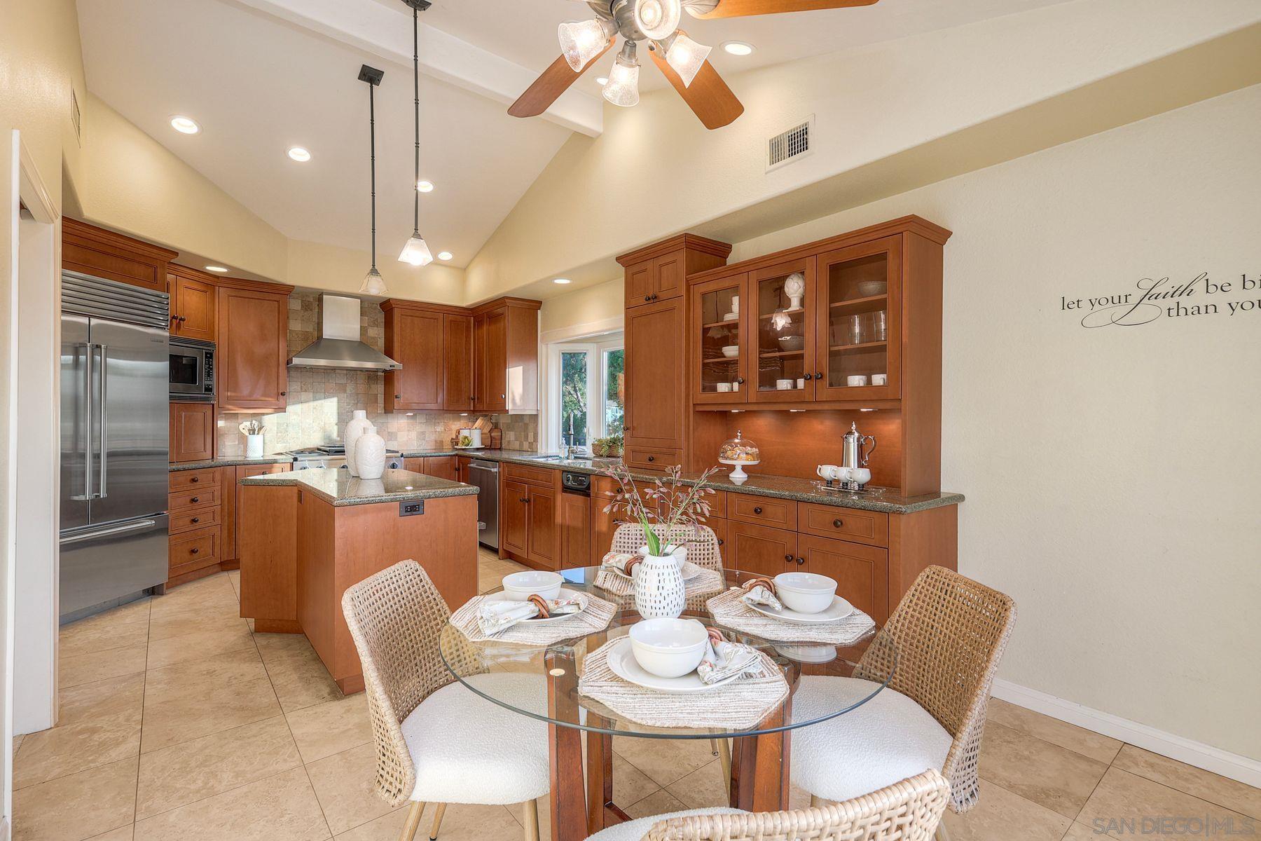 Detail Gallery Image 10 of 57 For 14036  Tierra Bonita Road, Poway,  CA 92064 - 4 Beds | 3 Baths