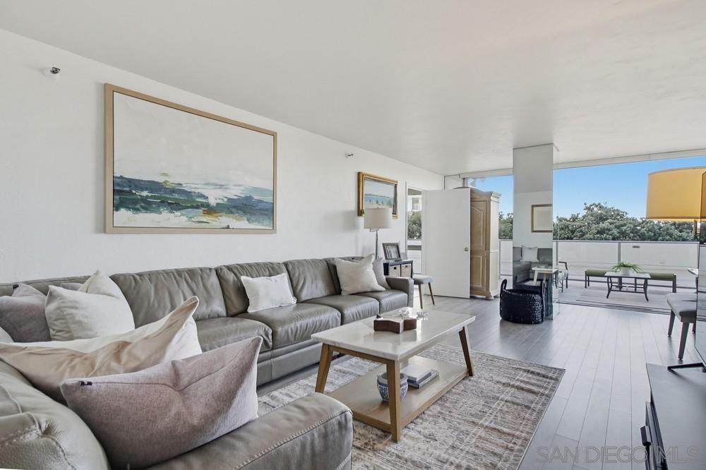 Detail Gallery Image 12 of 57 For 1820  Avenida Del Mundo  #108,  Coronado,  CA 92118 - 3 Beds | 3 Baths