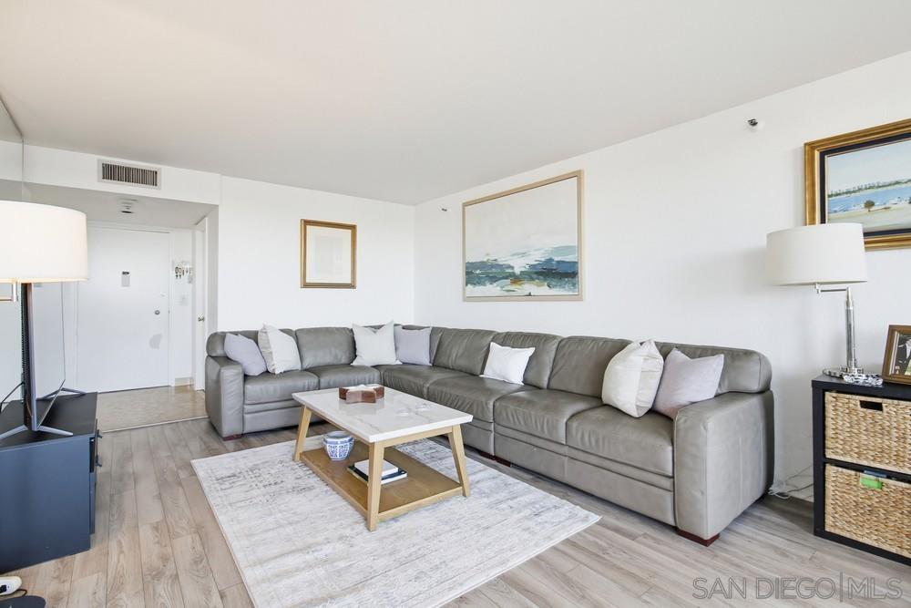 Detail Gallery Image 14 of 57 For 1820  Avenida Del Mundo  #108,  Coronado,  CA 92118 - 3 Beds | 3 Baths