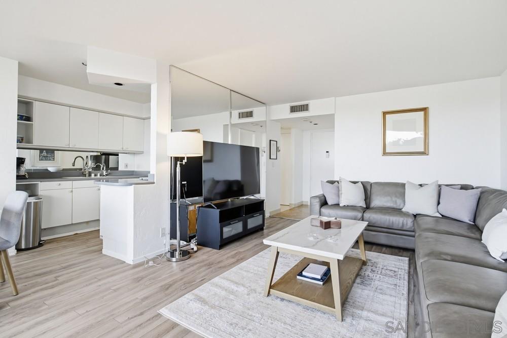 Detail Gallery Image 15 of 57 For 1820  Avenida Del Mundo  #108,  Coronado,  CA 92118 - 3 Beds | 3 Baths