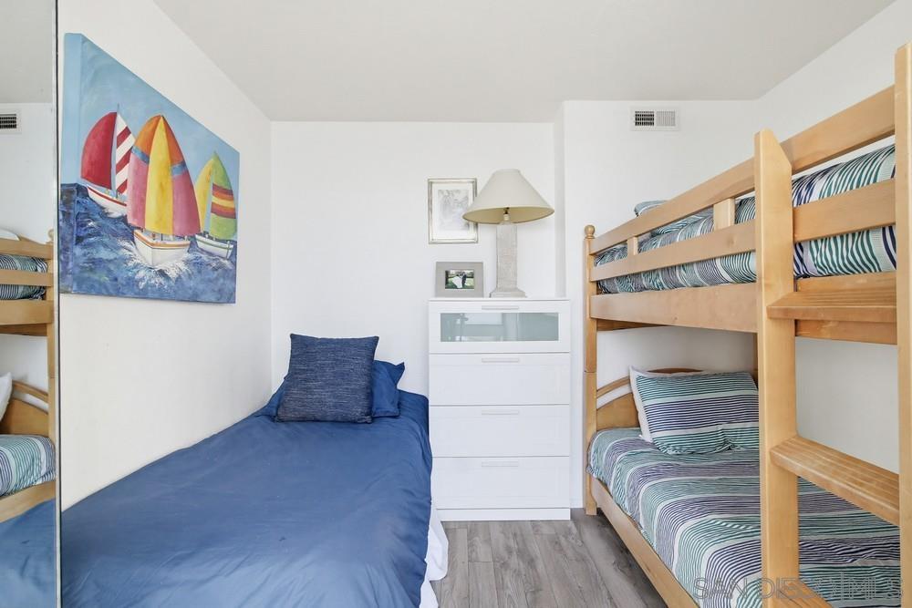 Detail Gallery Image 7 of 57 For 1820  Avenida Del Mundo  #108,  Coronado,  CA 92118 - 3 Beds | 3 Baths