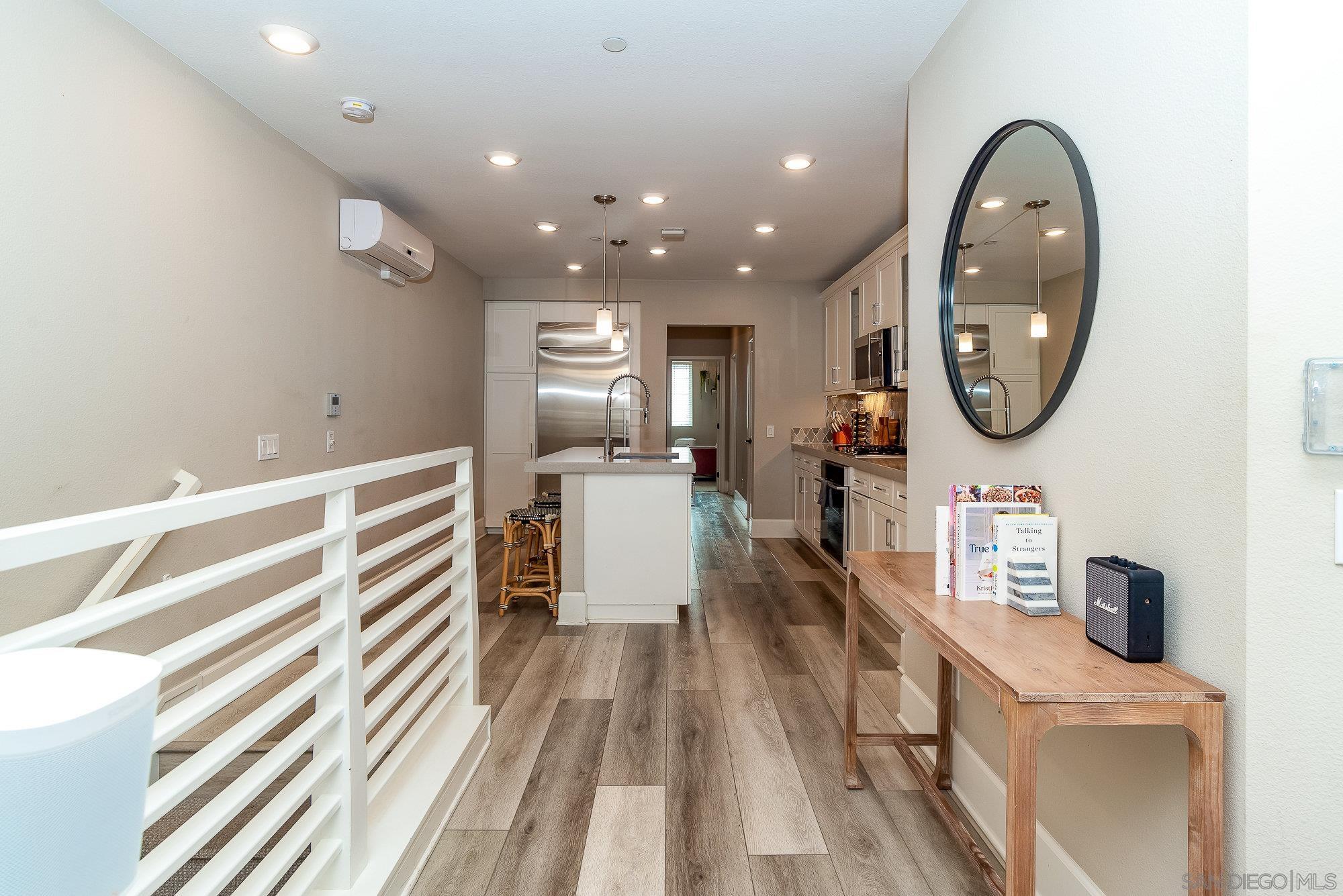 Detail Gallery Image 13 of 45 For 807  Santa Barbara Pl, San Diego,  CA 92109 - 3 Beds | 2/1 Baths