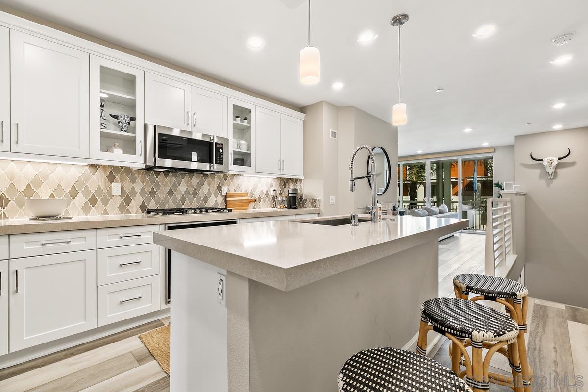 Detail Gallery Image 15 of 45 For 807  Santa Barbara Pl, San Diego,  CA 92109 - 3 Beds | 2/1 Baths