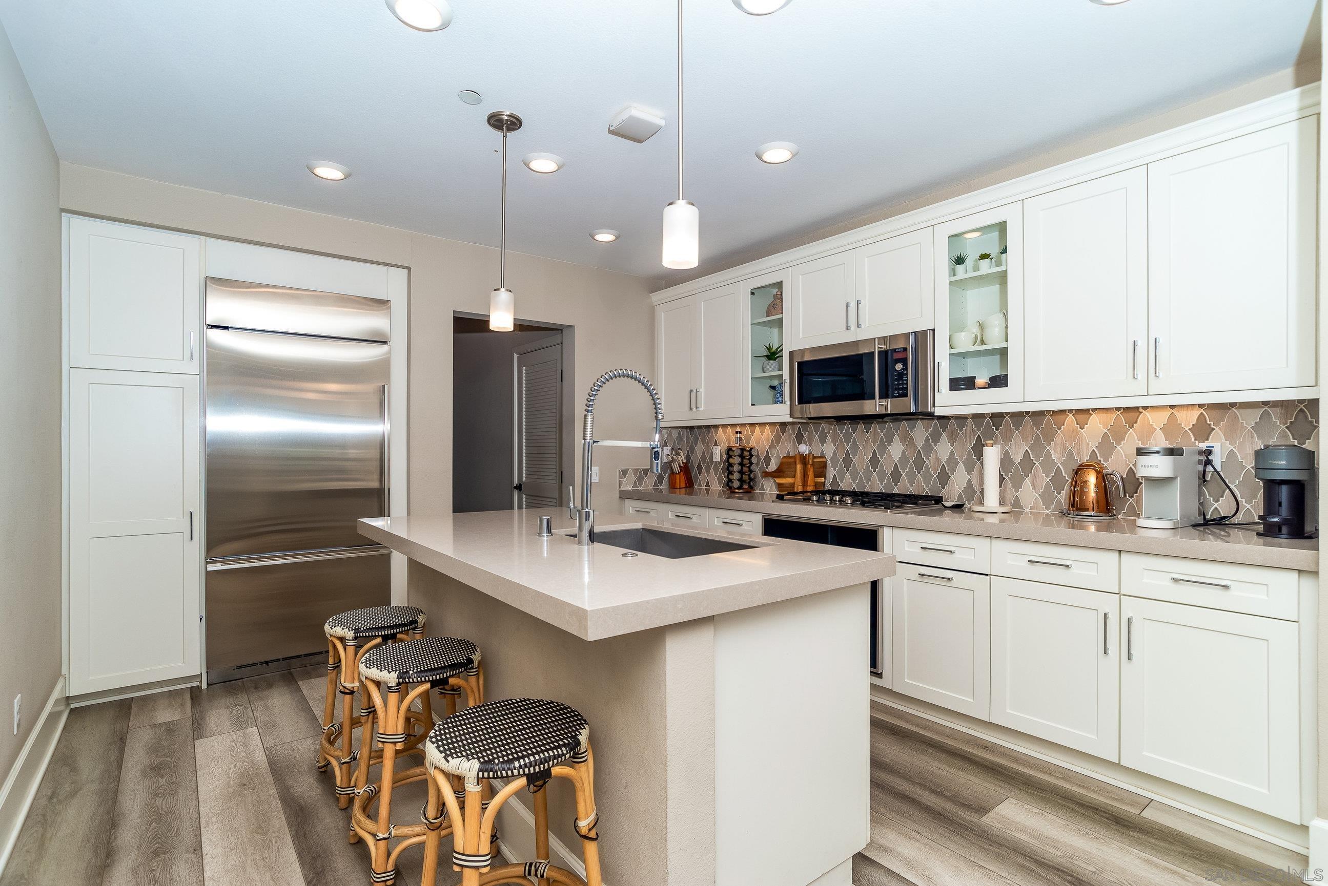 Detail Gallery Image 19 of 55 For 807  Santa Barbara Pl, San Diego,  CA 92109 - 3 Beds | 2/1 Baths