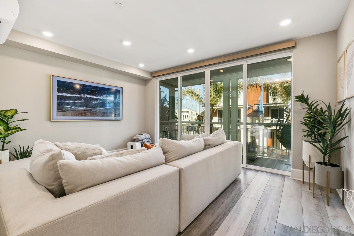 Detail Gallery Image 21 of 55 For 807  Santa Barbara Pl, San Diego,  CA 92109 - 3 Beds | 2/1 Baths