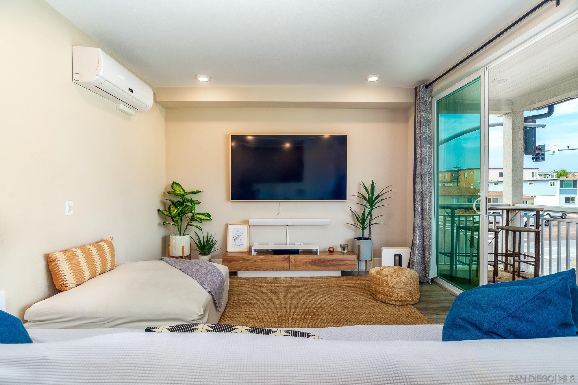 Detail Gallery Image 24 of 45 For 807  Santa Barbara Pl, San Diego,  CA 92109 - 3 Beds | 2/1 Baths