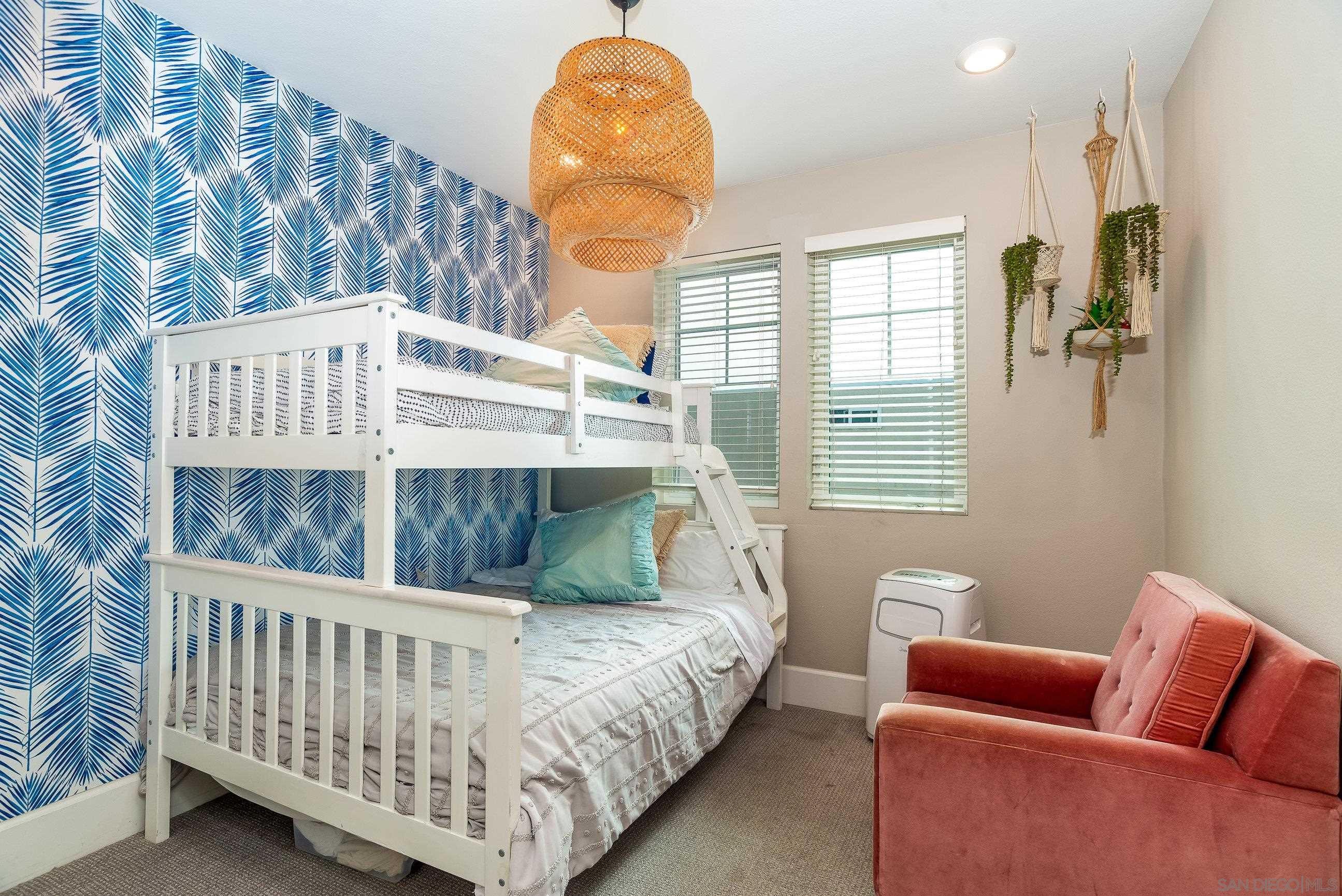 Detail Gallery Image 35 of 55 For 807  Santa Barbara Pl, San Diego,  CA 92109 - 3 Beds | 2/1 Baths