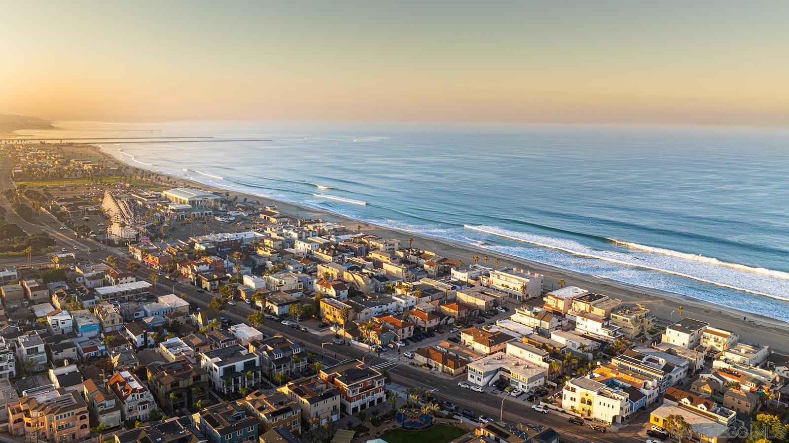 Detail Gallery Image 48 of 55 For 807  Santa Barbara Pl, San Diego,  CA 92109 - 3 Beds | 2/1 Baths