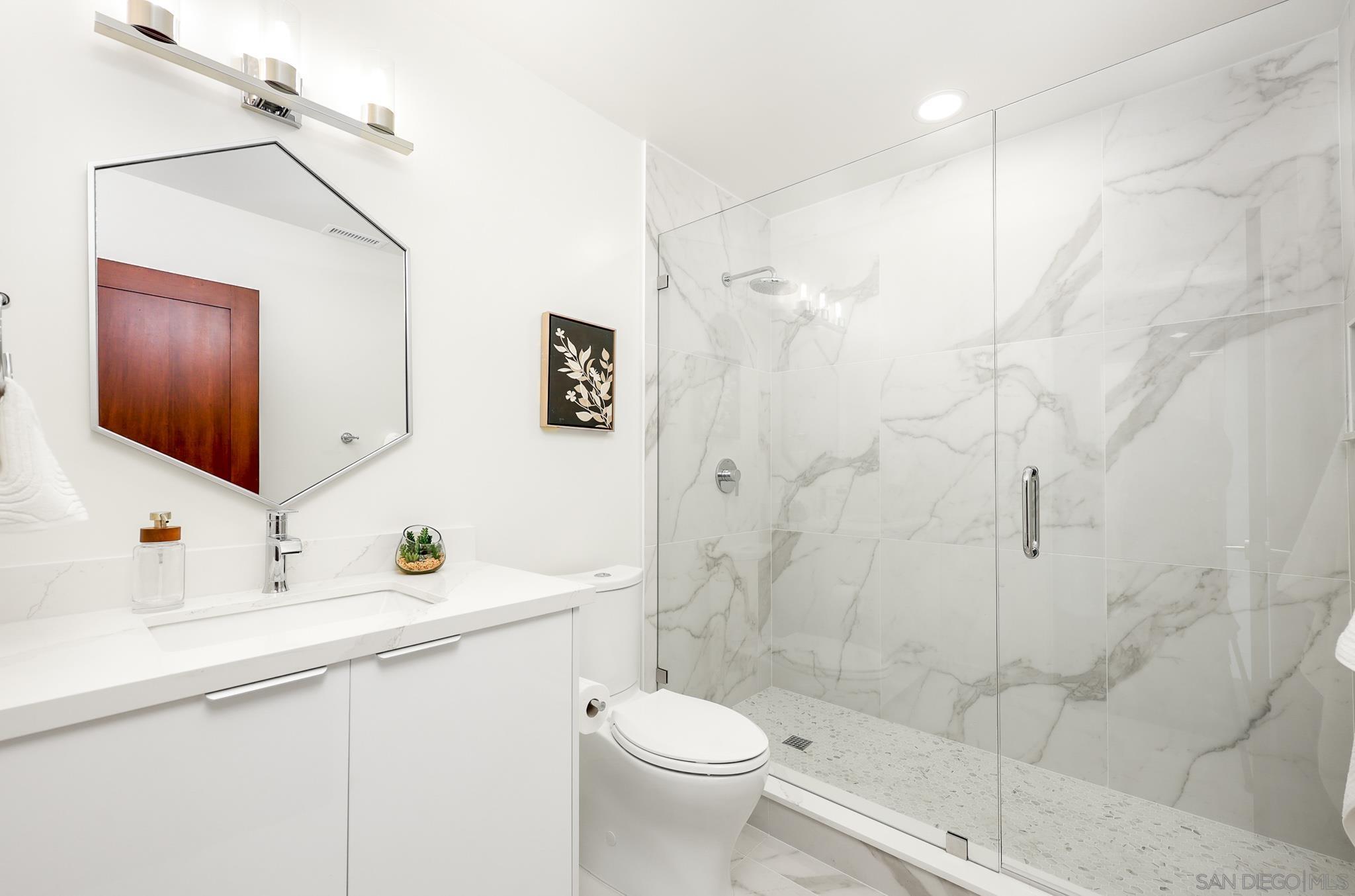 Detail Gallery Image 30 of 54 For 7901  Avenida Kirjah, La Jolla,  CA 92037 - 6 Beds | 6/1 Baths