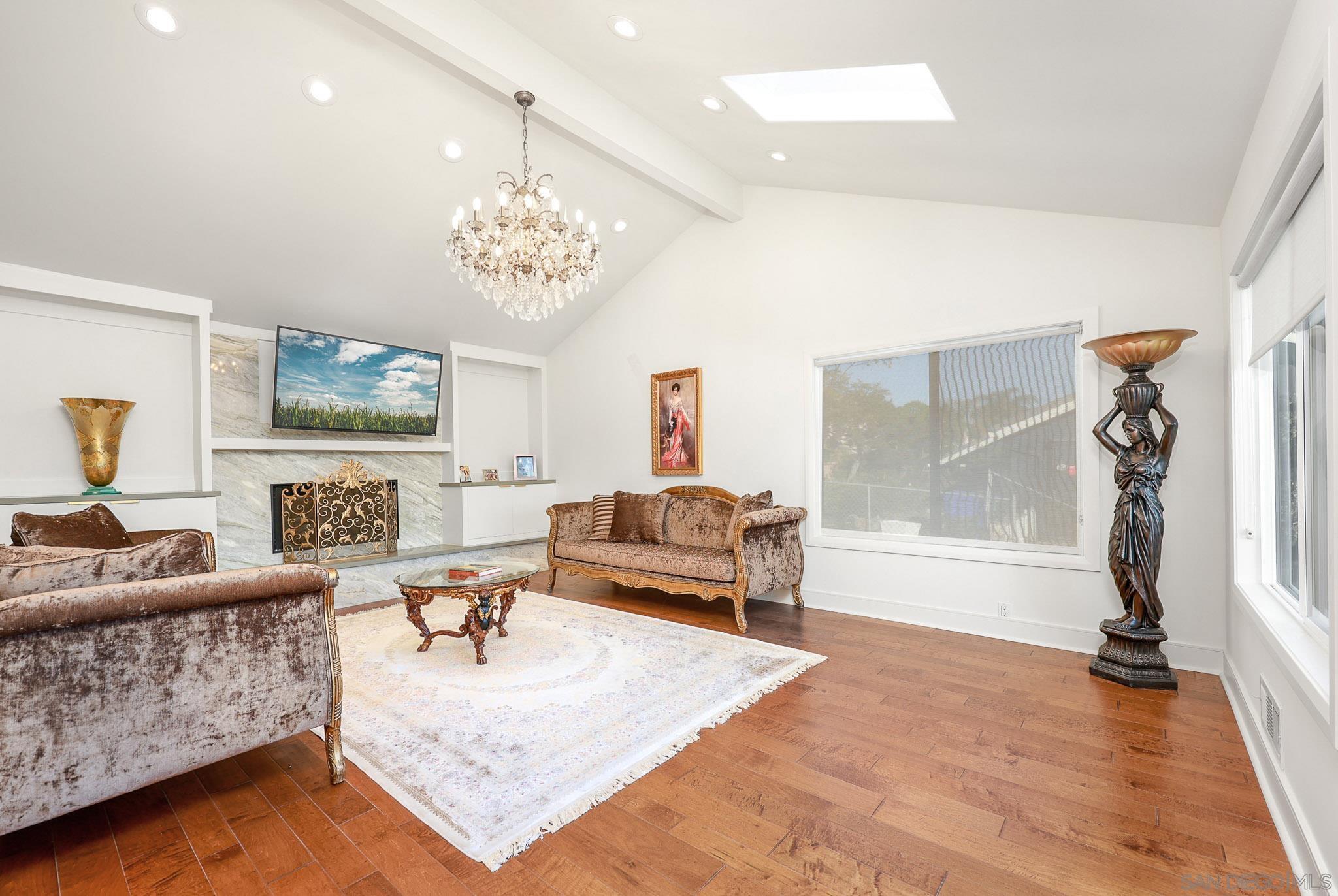 Detail Gallery Image 5 of 54 For 7901  Avenida Kirjah, La Jolla,  CA 92037 - 6 Beds | 6/1 Baths