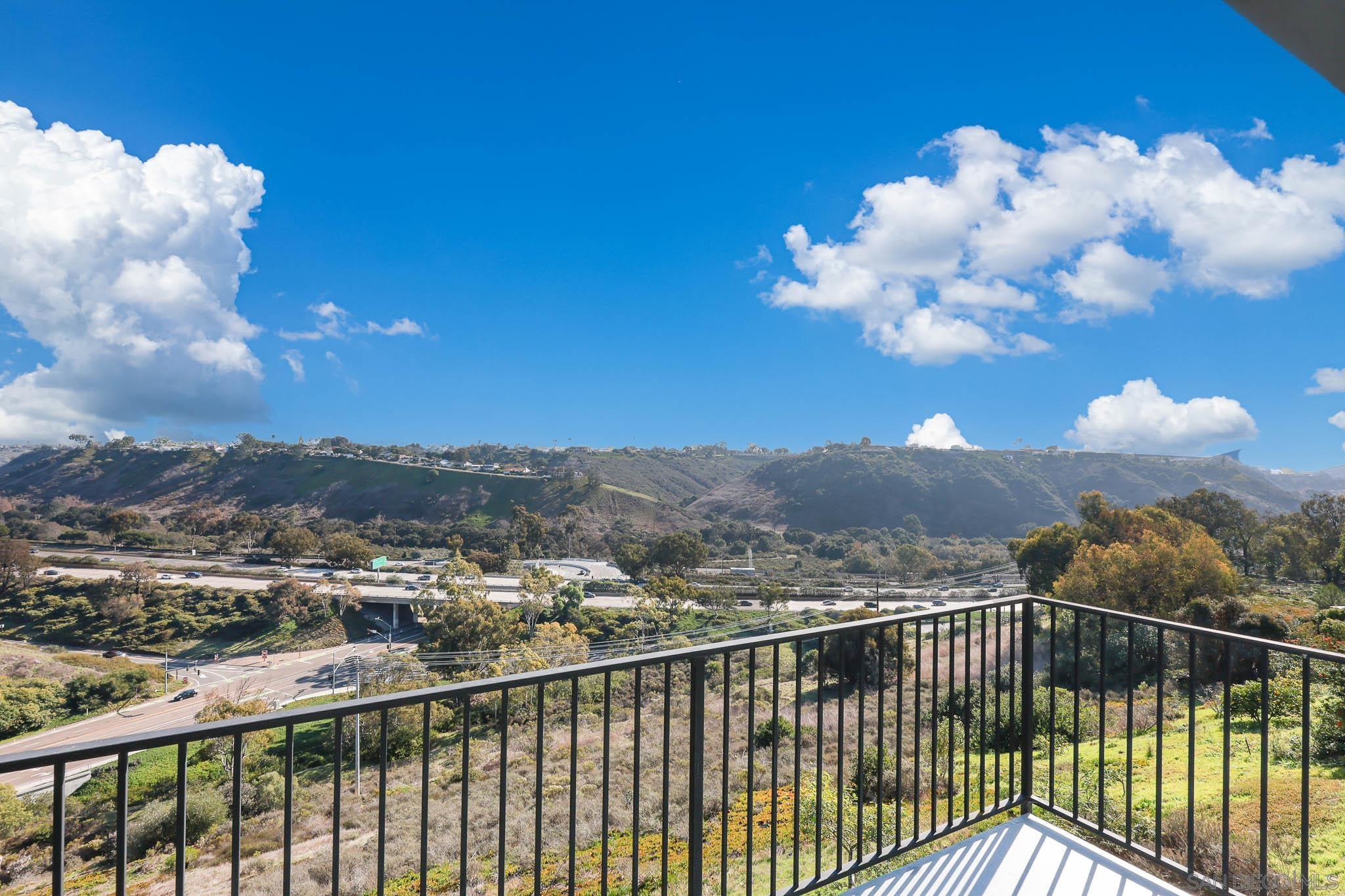 Detail Gallery Image 43 of 54 For 7901  Avenida Kirjah, La Jolla,  CA 92037 - 6 Beds | 6/1 Baths