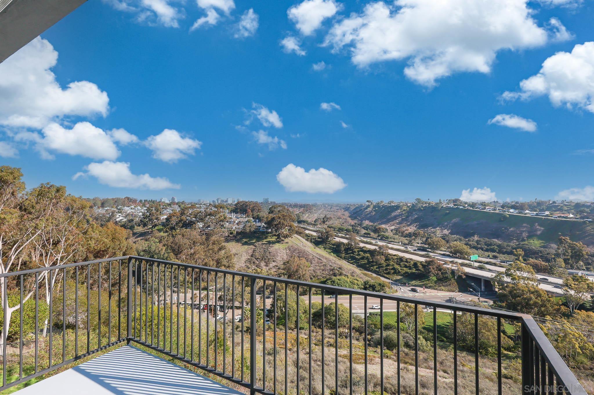 Detail Gallery Image 44 of 54 For 7901  Avenida Kirjah, La Jolla,  CA 92037 - 6 Beds | 6/1 Baths