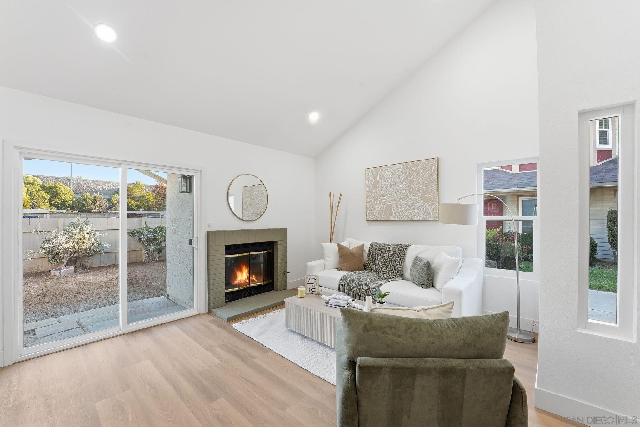 Detail Gallery Image 3 of 25 For 1865  Manzana Way, San Diego,  CA 92139 - 2 Beds | 2 Baths