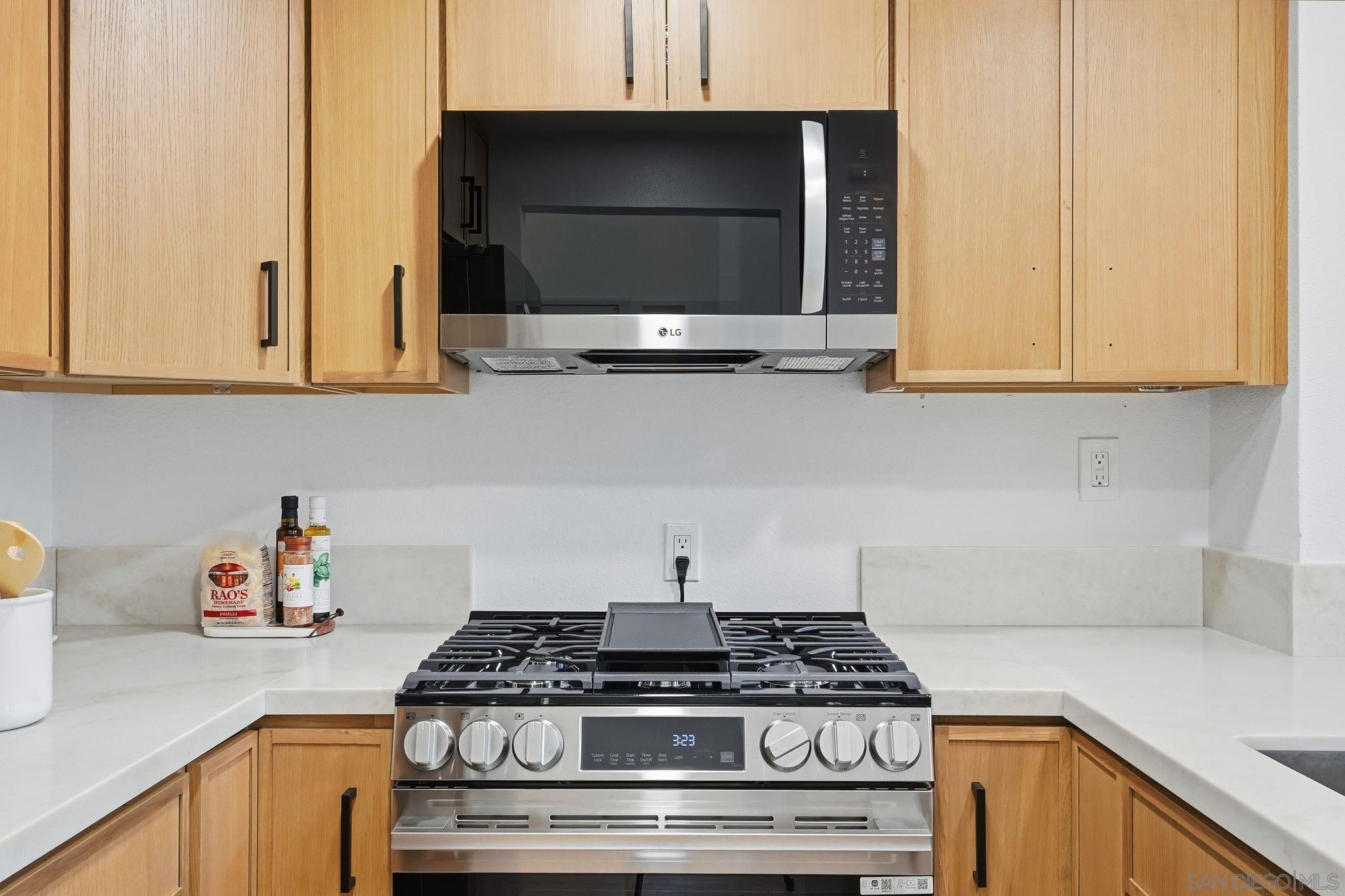 Detail Gallery Image 7 of 25 For 1865  Manzana Way, San Diego,  CA 92139 - 2 Beds | 2 Baths