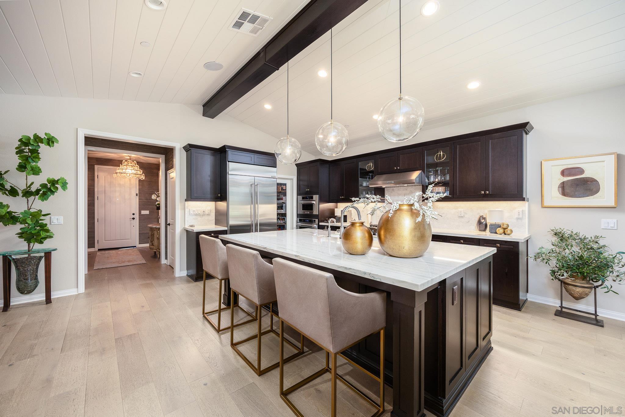 Detail Gallery Image 2 of 45 For 8112  Auberge Cir, San Diego,  CA 92127 - 3 Beds | 3 Baths