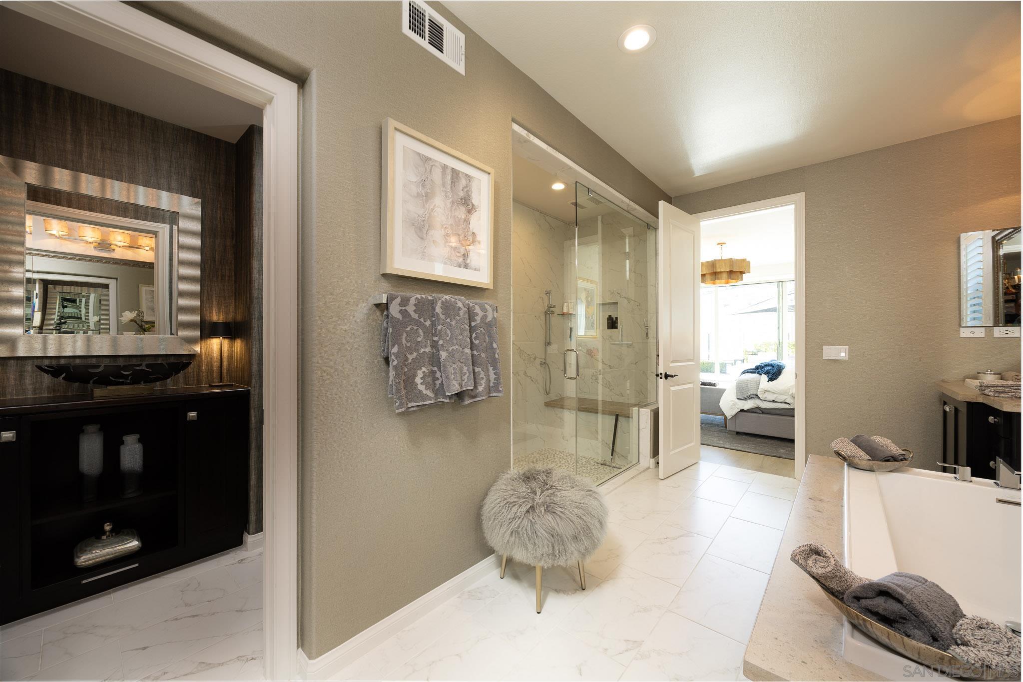 Detail Gallery Image 13 of 45 For 8112  Auberge Cir, San Diego,  CA 92127 - 3 Beds | 3 Baths