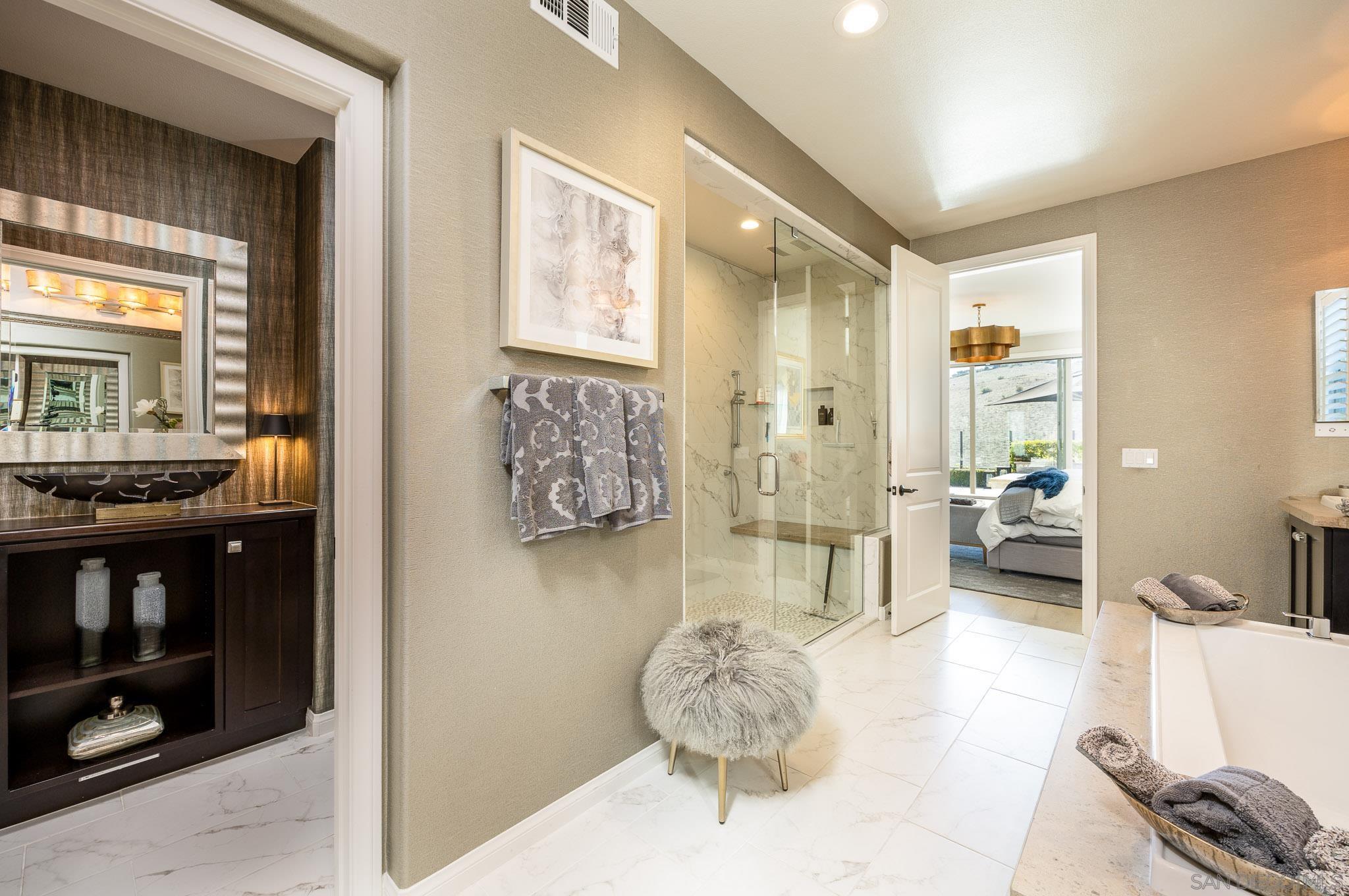 Detail Gallery Image 14 of 45 For 8112  Auberge Cir, San Diego,  CA 92127 - 3 Beds | 3 Baths