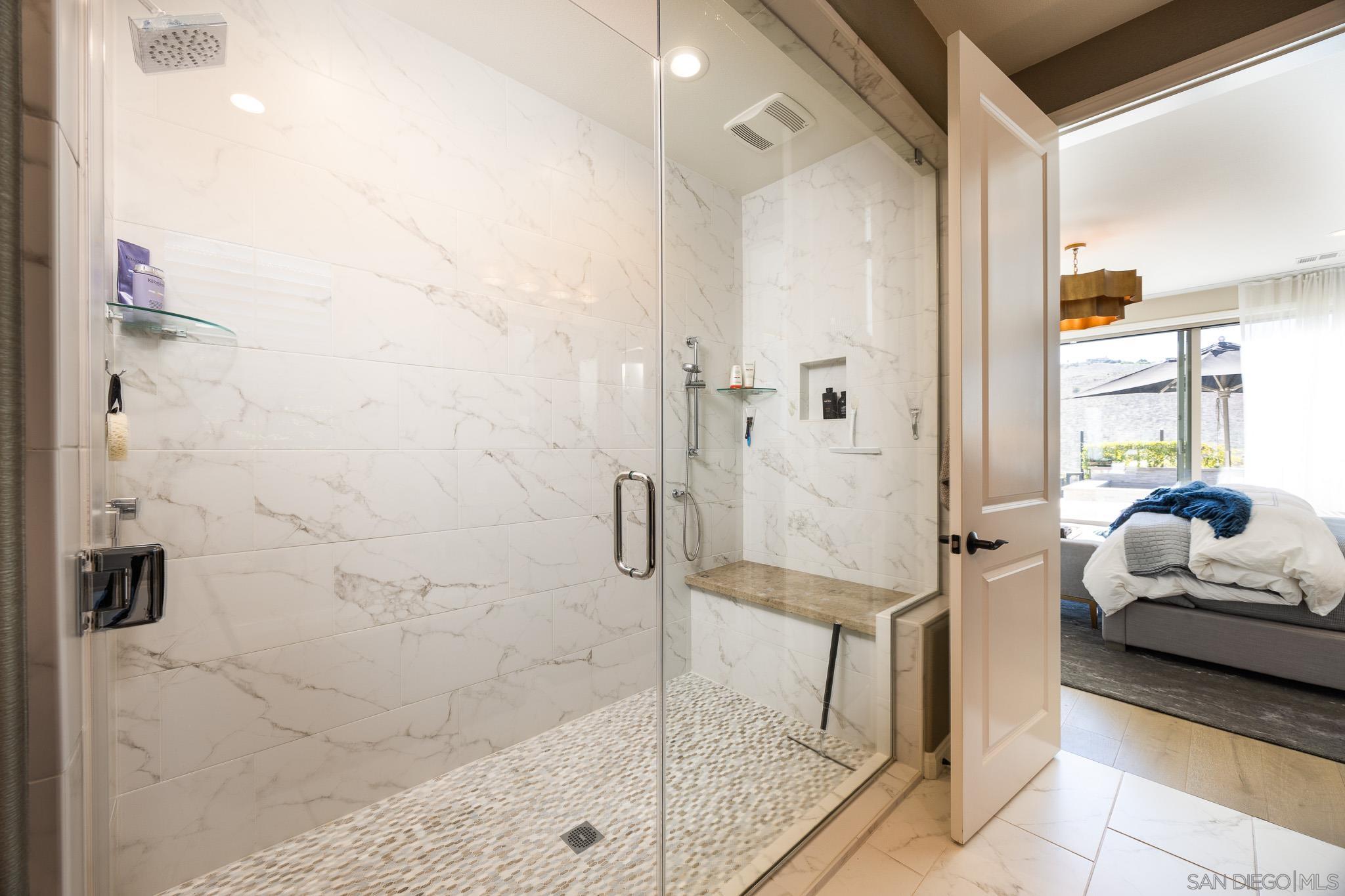 Detail Gallery Image 15 of 45 For 8112  Auberge Cir, San Diego,  CA 92127 - 3 Beds | 3 Baths